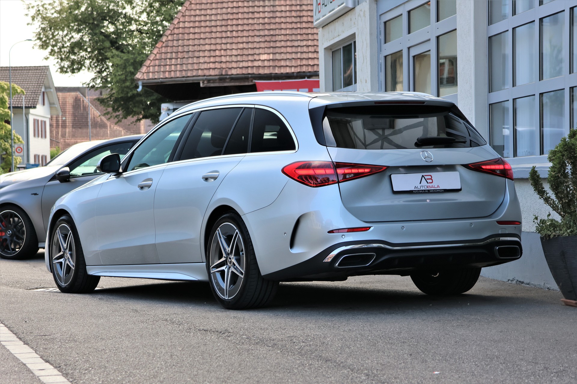 MERCEDES-BENZ C 220 d T 4Matic Swiss Star AMG-Line (CH)-showroom-element-2