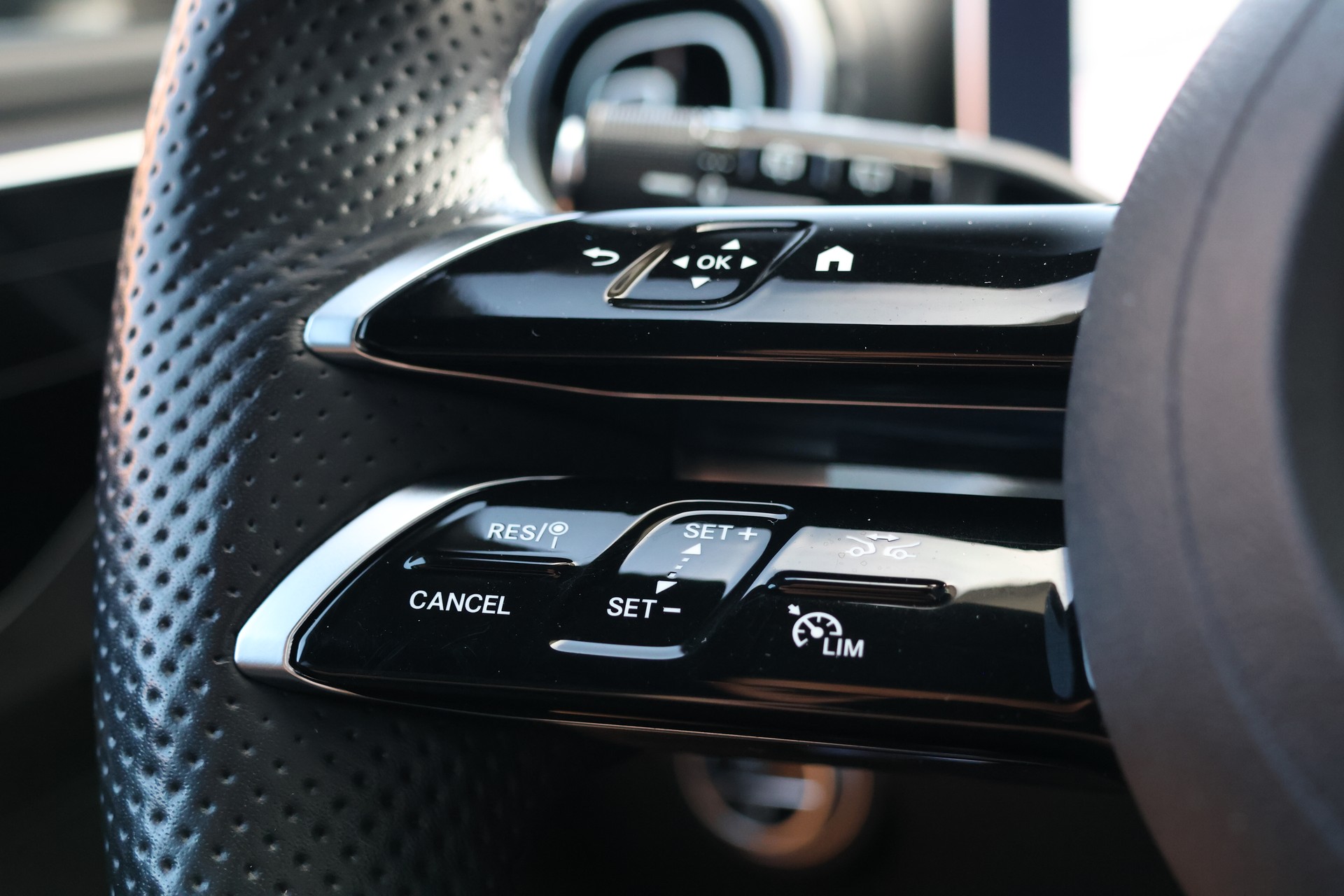 MERCEDES-BENZ C 220 d T 4Matic Swiss Star AMG-Line (CH)-image-24