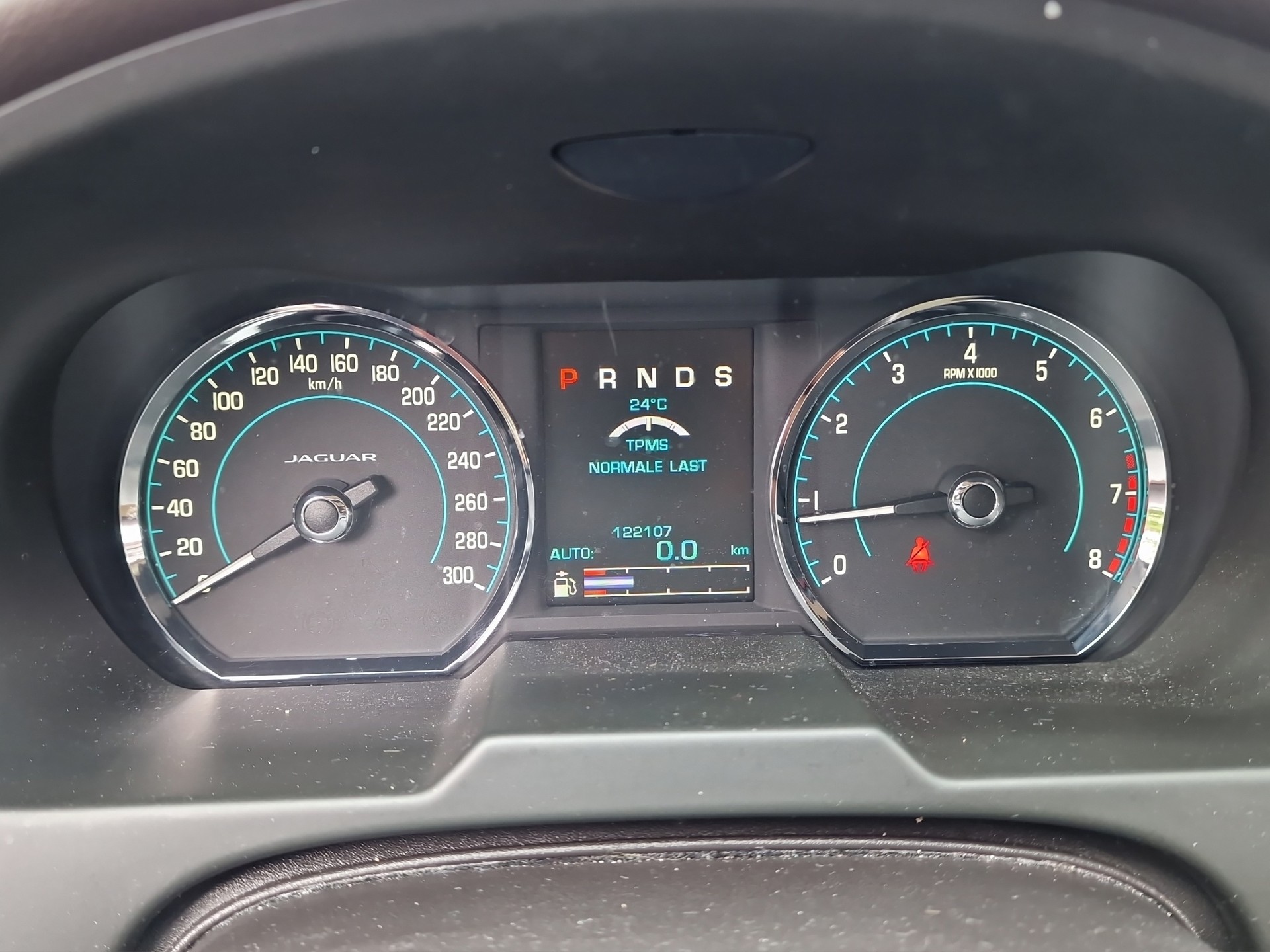 JAGUAR XF 3.0 V6 S/C 4x4-image-11