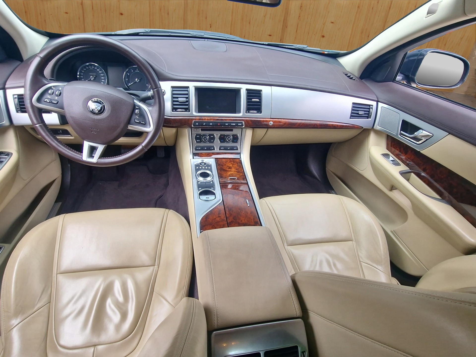 JAGUAR XF 3.0 V6 S/C 4x4-image-9