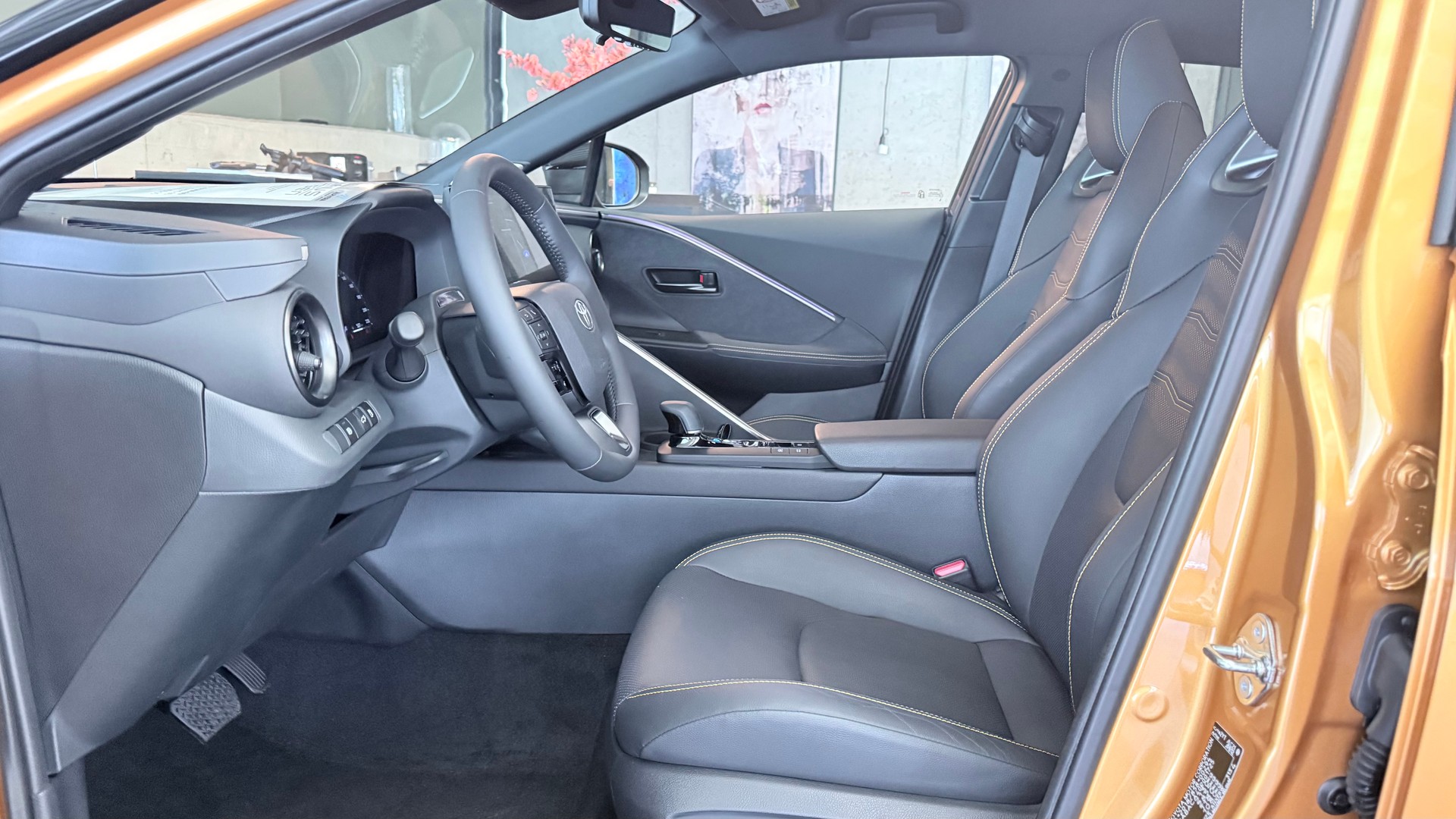 TOYOTA C-HR 2.0 PHEV Style Premiere-image-10