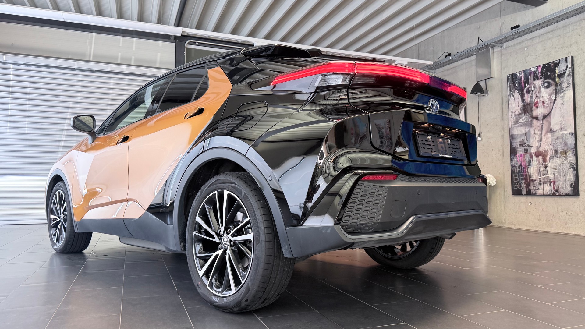 TOYOTA C-HR 2.0 PHEV Style Premiere-image-19