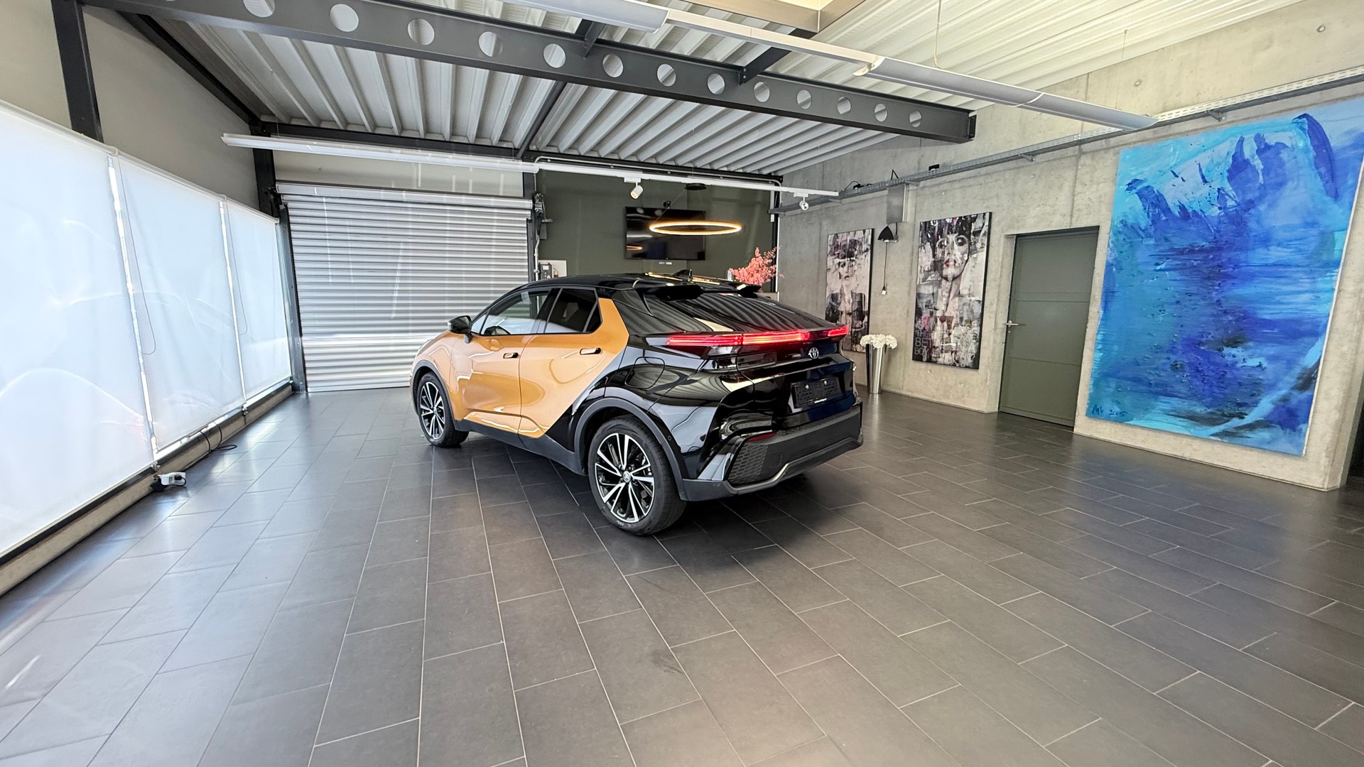 TOYOTA C-HR 2.0 PHEV Style Premiere-image-18