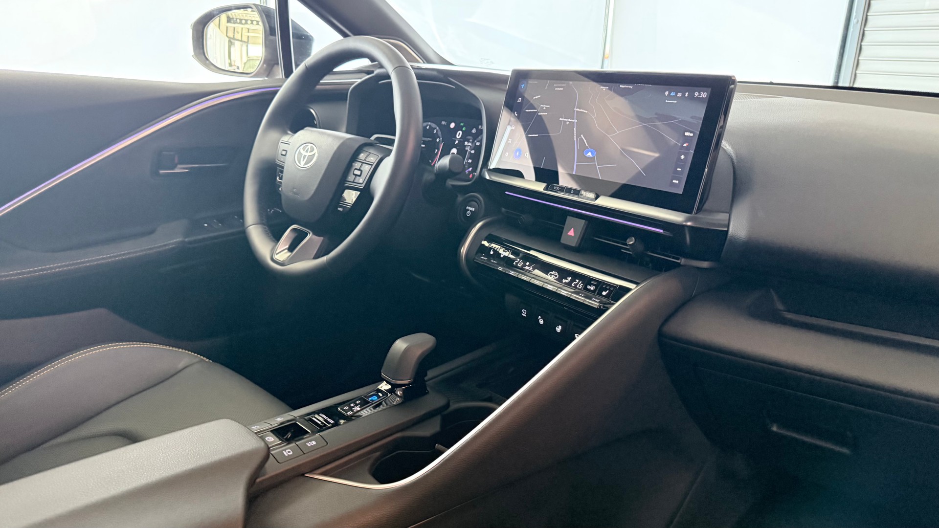 TOYOTA C-HR 2.0 PHEV Style Premiere-image-24