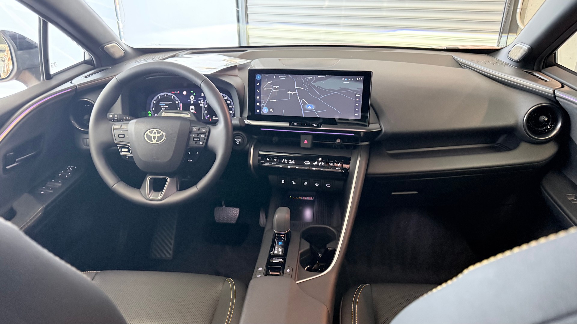 TOYOTA C-HR 2.0 PHEV Style Premiere-image-22