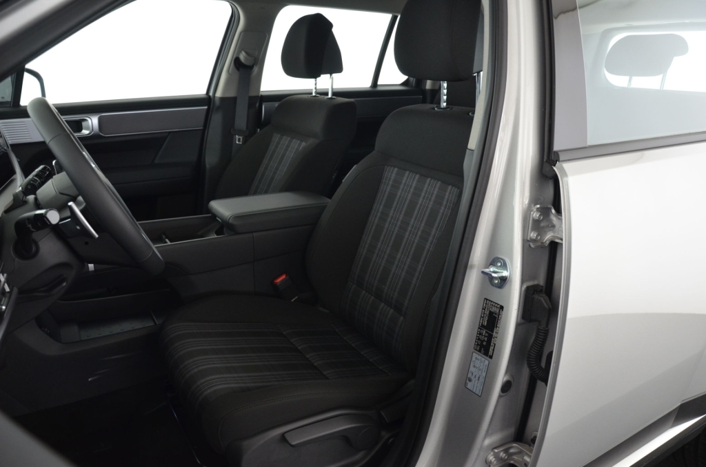 HYUNDAI Santa Fe 1.6 PHEV Premium 4WD-image-12
