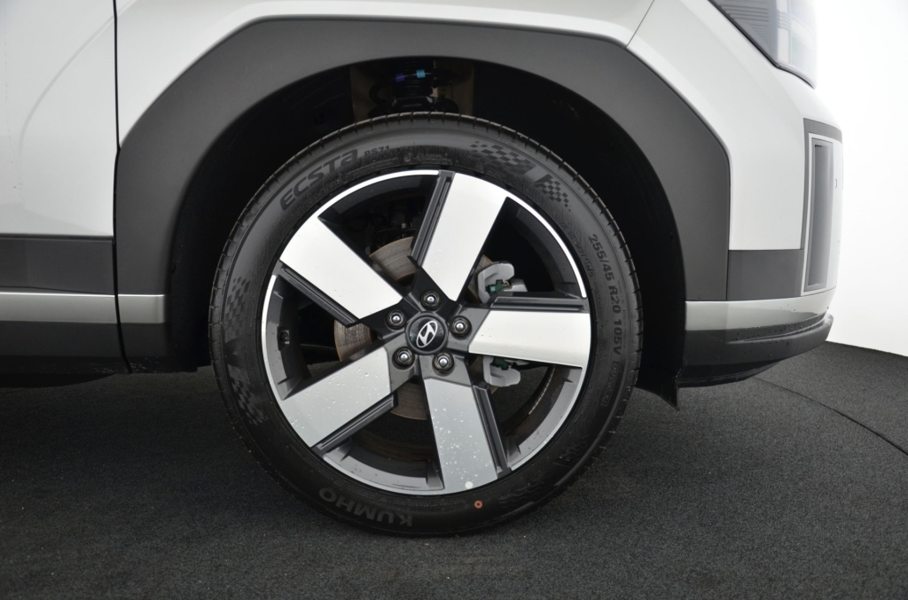 HYUNDAI Santa Fe 1.6 PHEV Premium 4WD-image-9