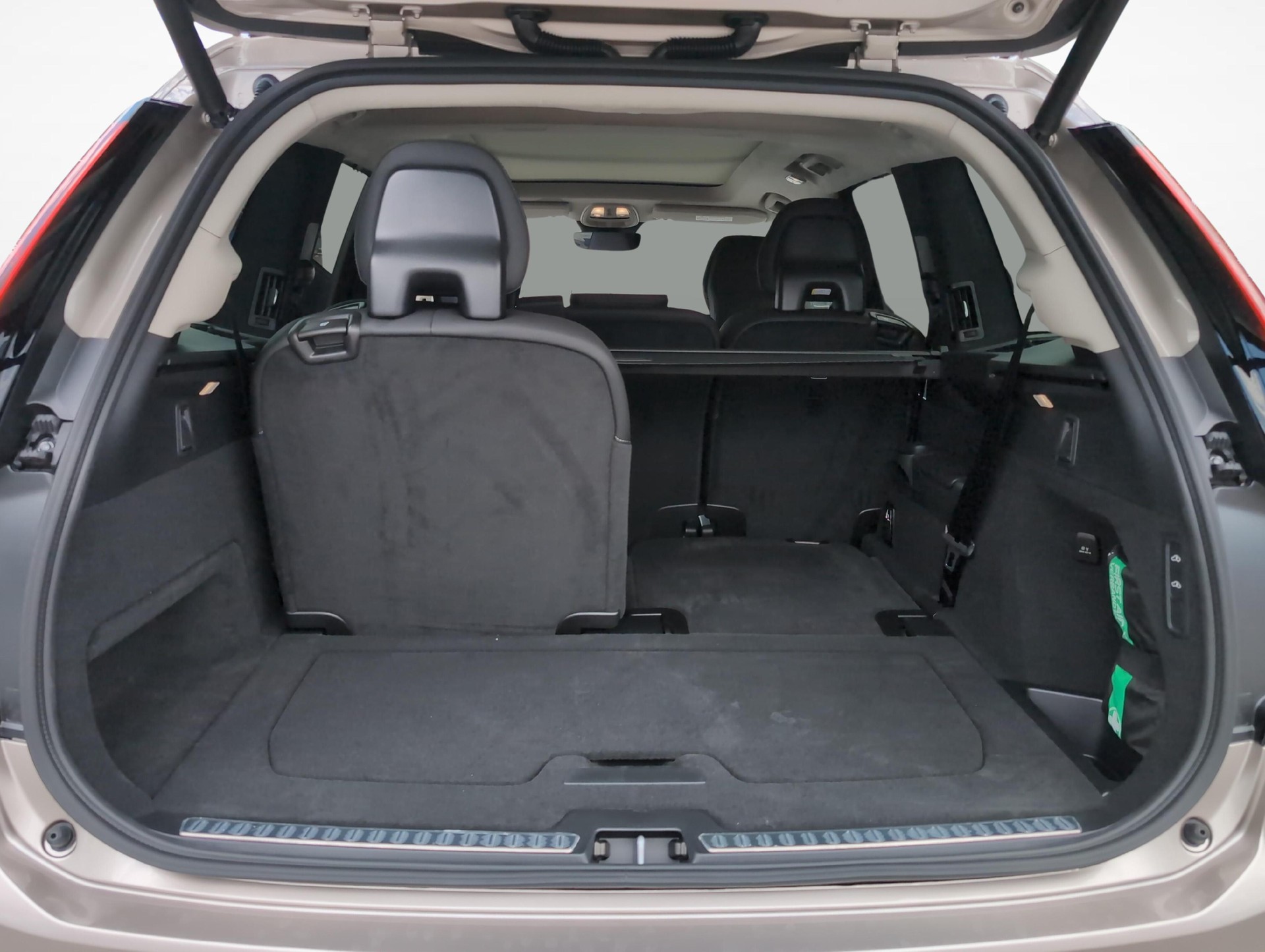 VOLVO XC90 2.0 T8 TE XCLUSIVE Edition Dark eAWD-image-12