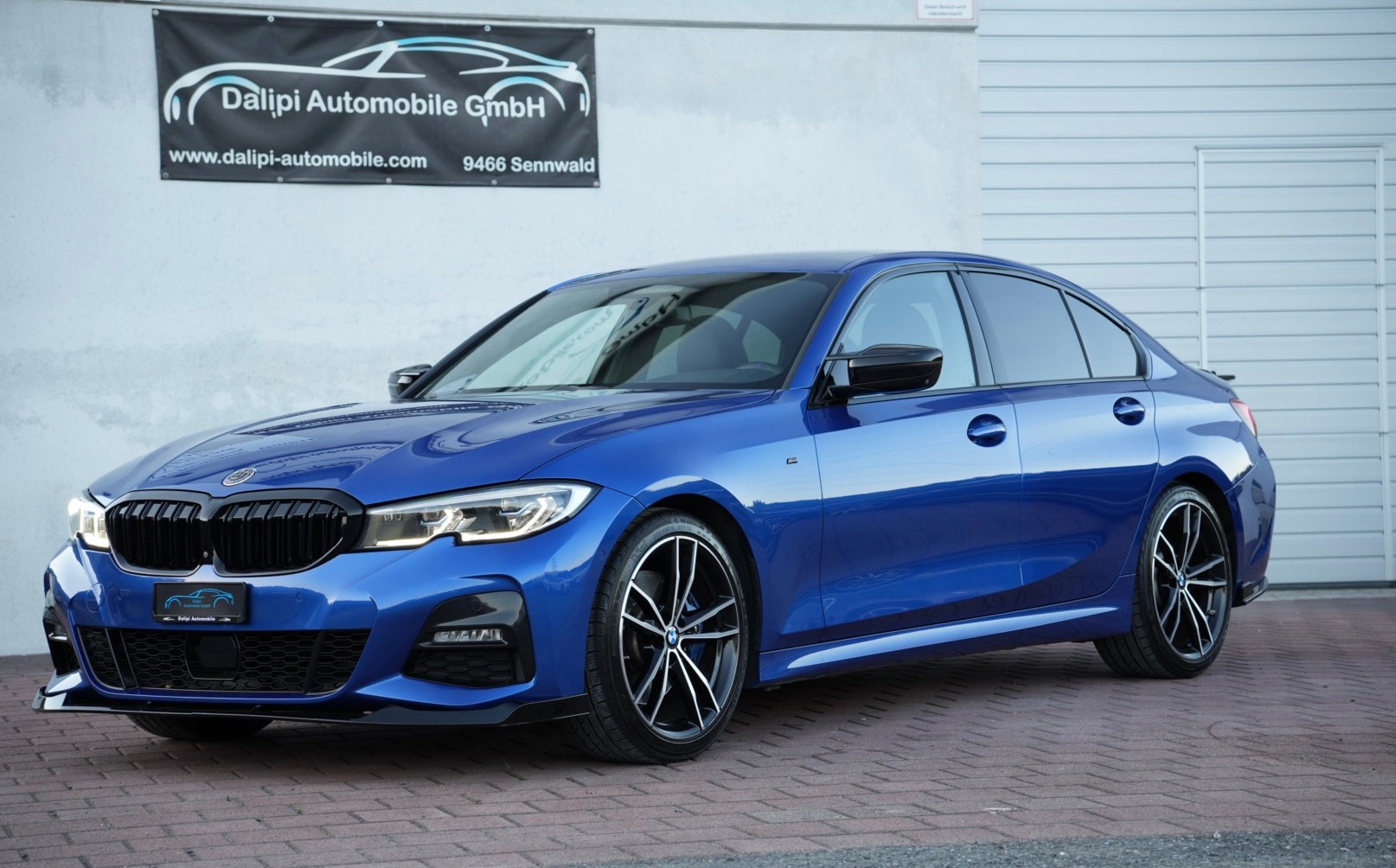 BMW 330i M Sport Steptronic-image-0