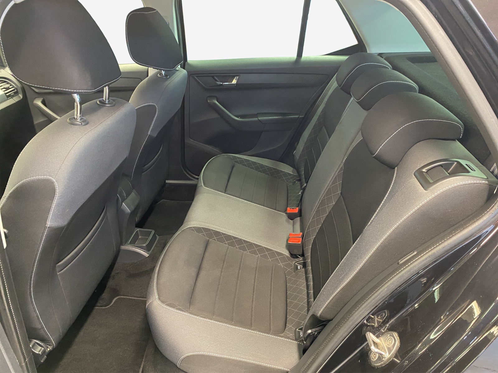 SKODA Fabia 1.0 TSI Ambition-image-11