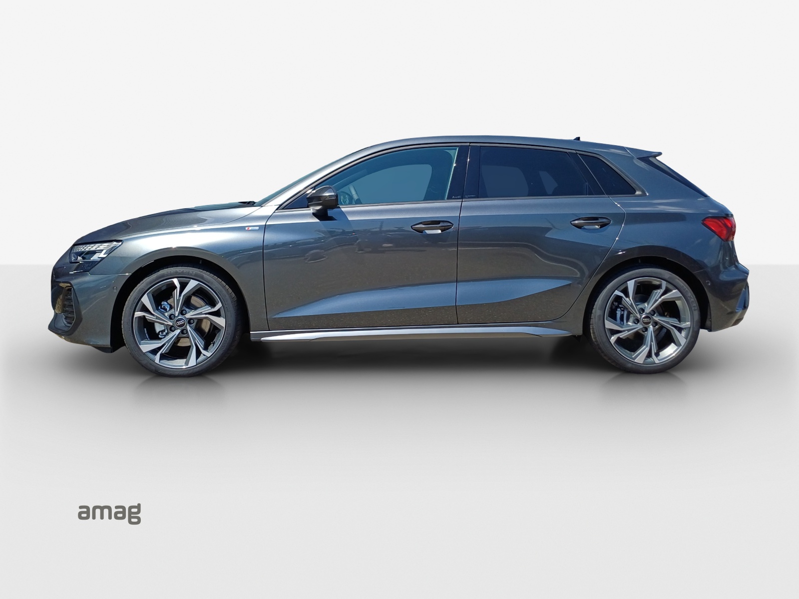 AUDI A3 Sportback TFSI 110 kW S line Attraction S tronic-showroom-element-1