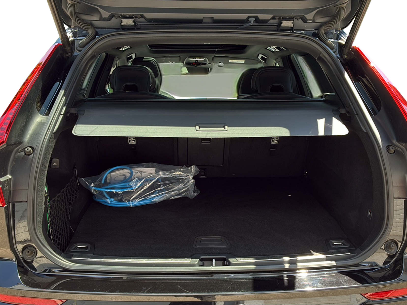 VOLVO XC60 2.0 T8 TE R-Design eAWD-image-14