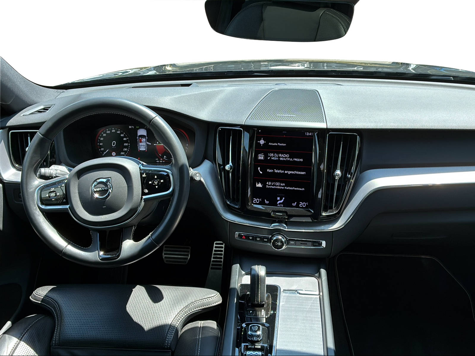 VOLVO XC60 2.0 T8 TE R-Design eAWD-image-10