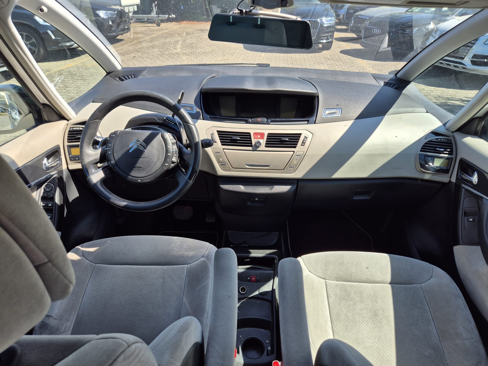 CITROEN Grand C4 Picasso 2.0 HDI Exclusive Automatic-image-10