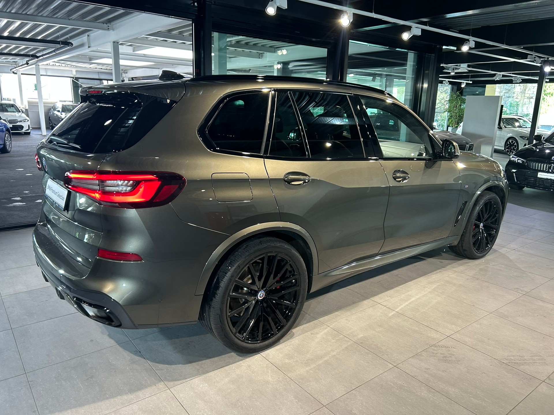 BMW X5 xDrive 48V 40d M Sport Steptronic-image-12