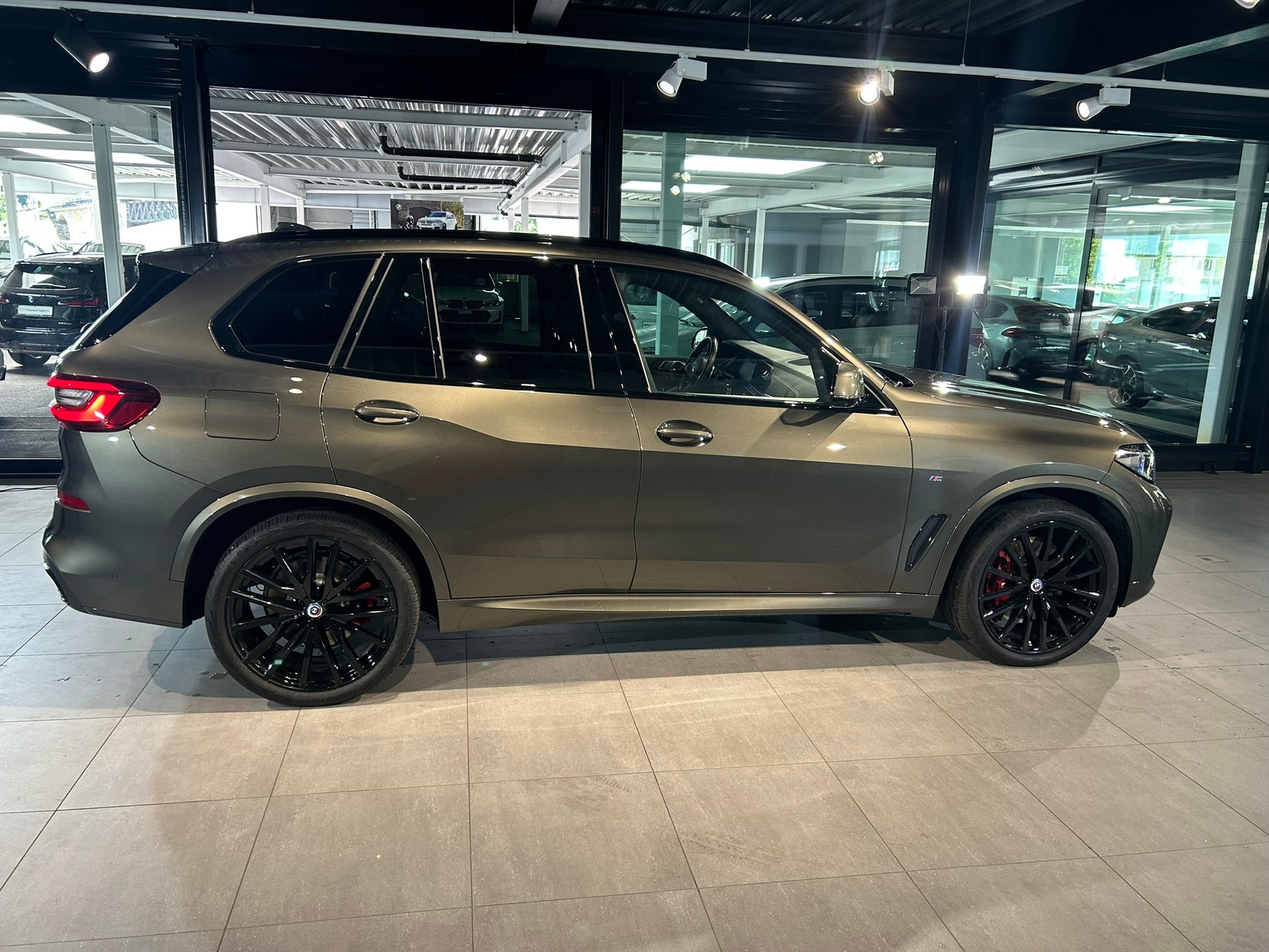 BMW X5 xDrive 48V 40d M Sport Steptronic-image-13