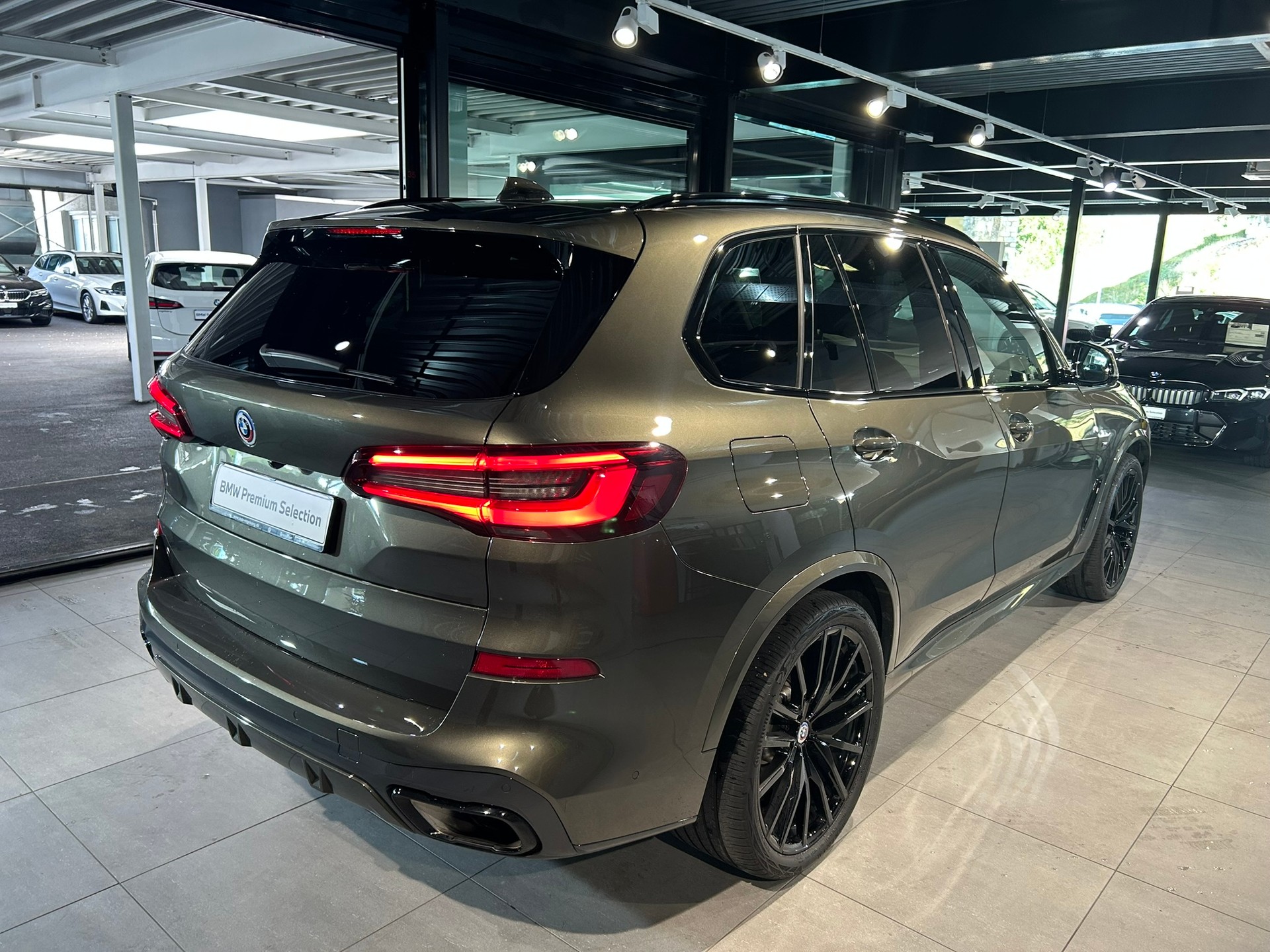 BMW X5 xDrive 48V 40d M Sport Steptronic-image-11