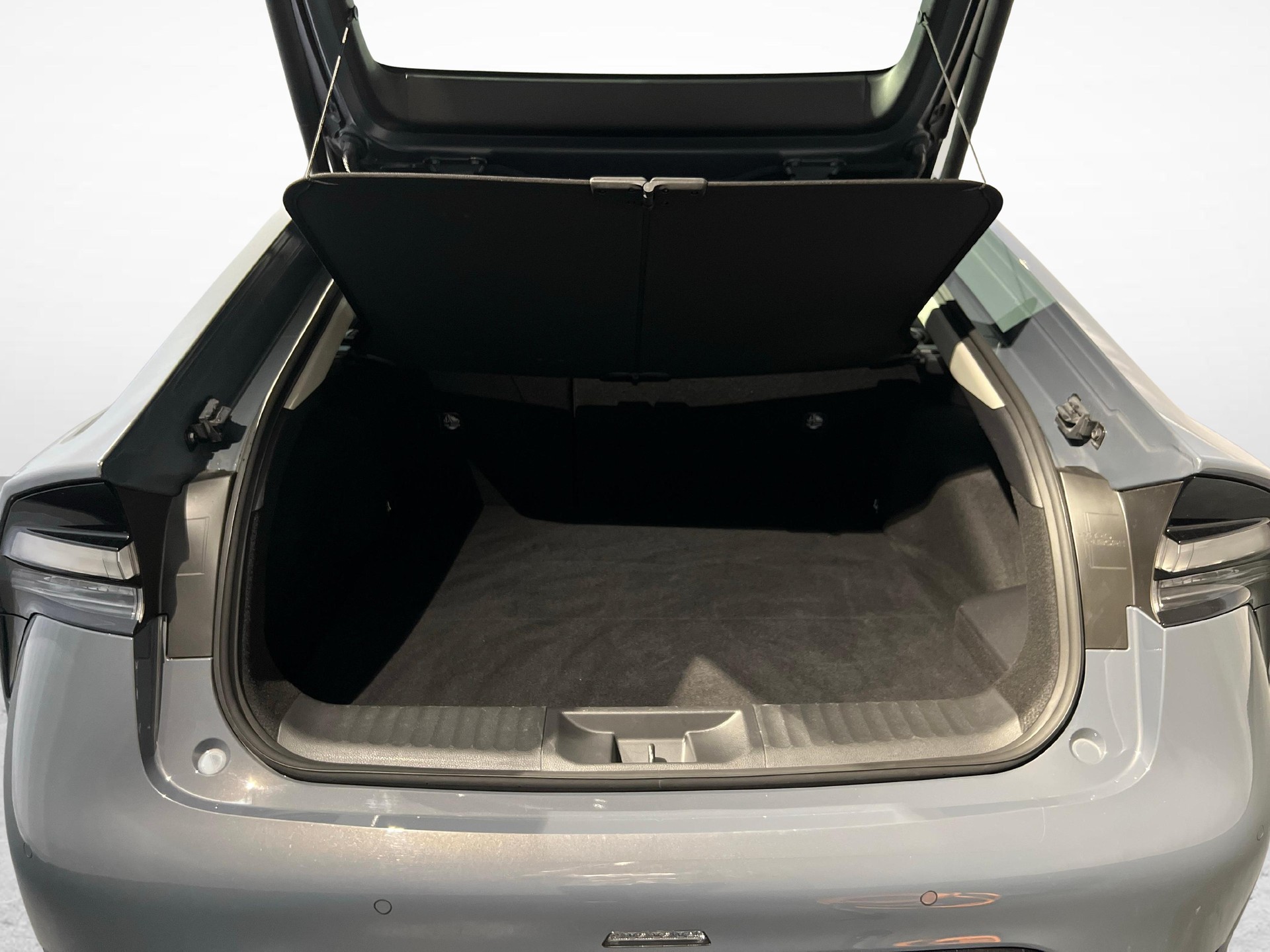 TOYOTA Prius 2.0 Plug-In-Hybrid Premium-image-11