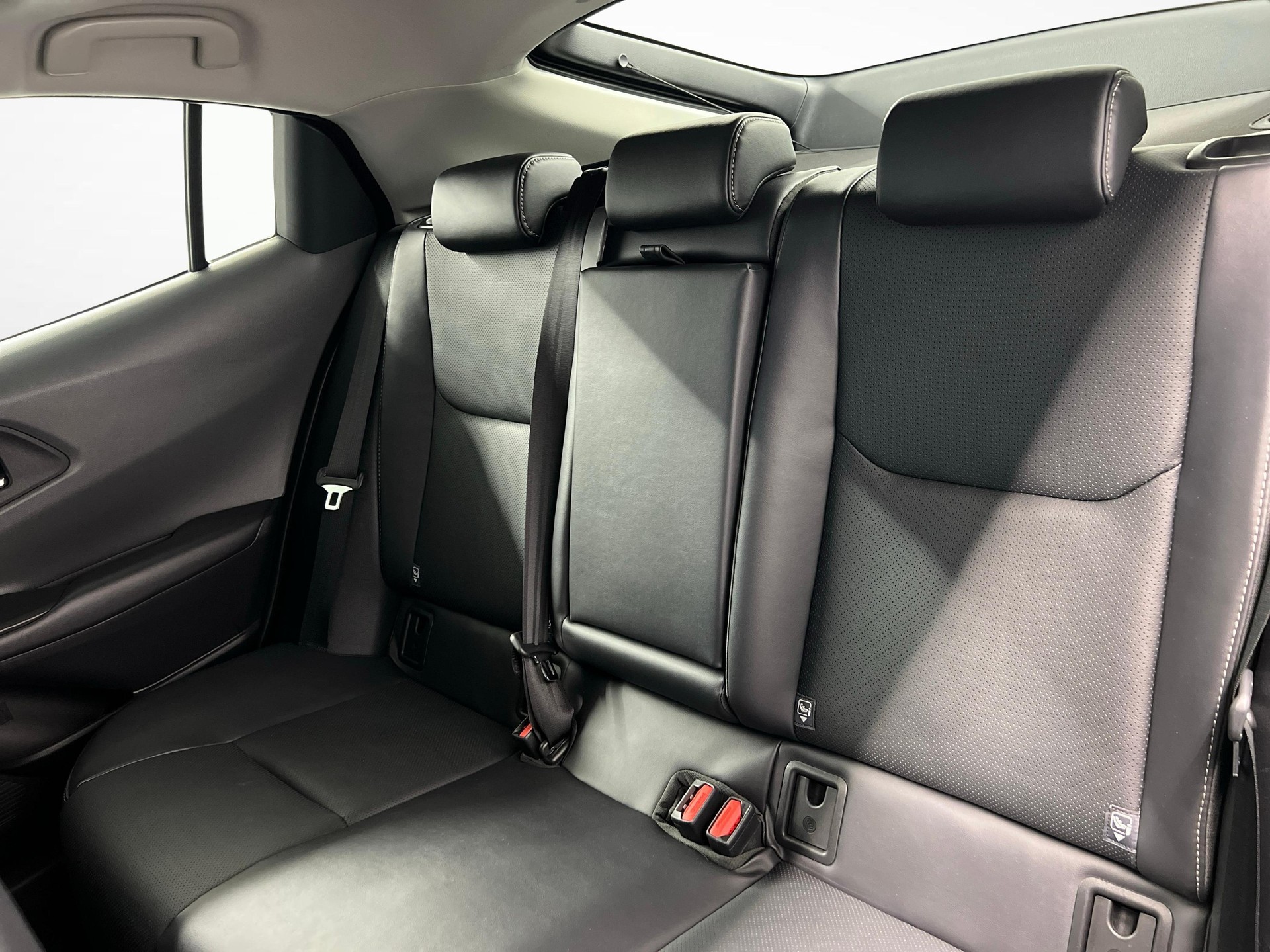 TOYOTA Prius 2.0 Plug-In-Hybrid Premium-image-10