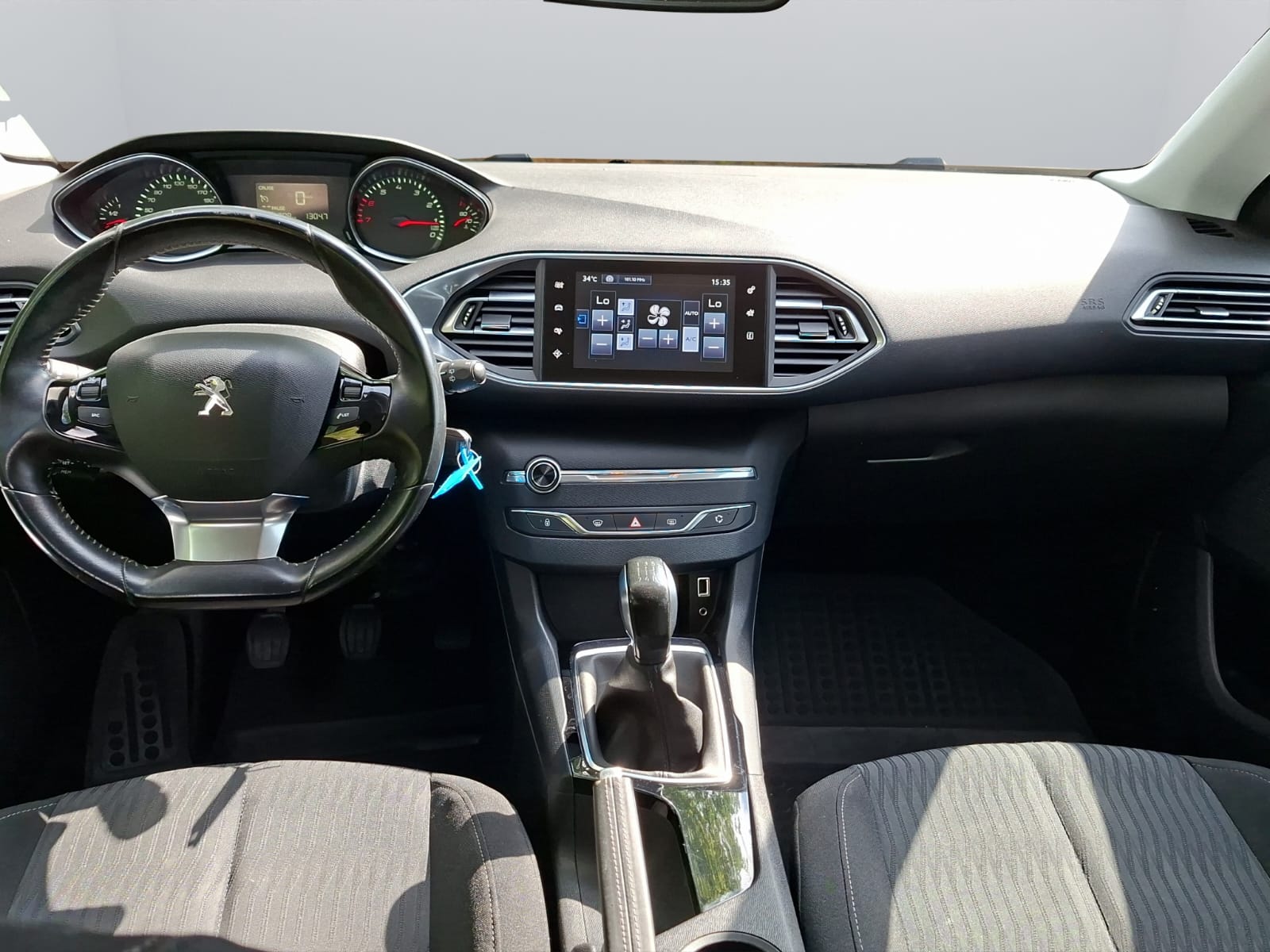 PEUGEOT 308 1.2 THP Style-image-11