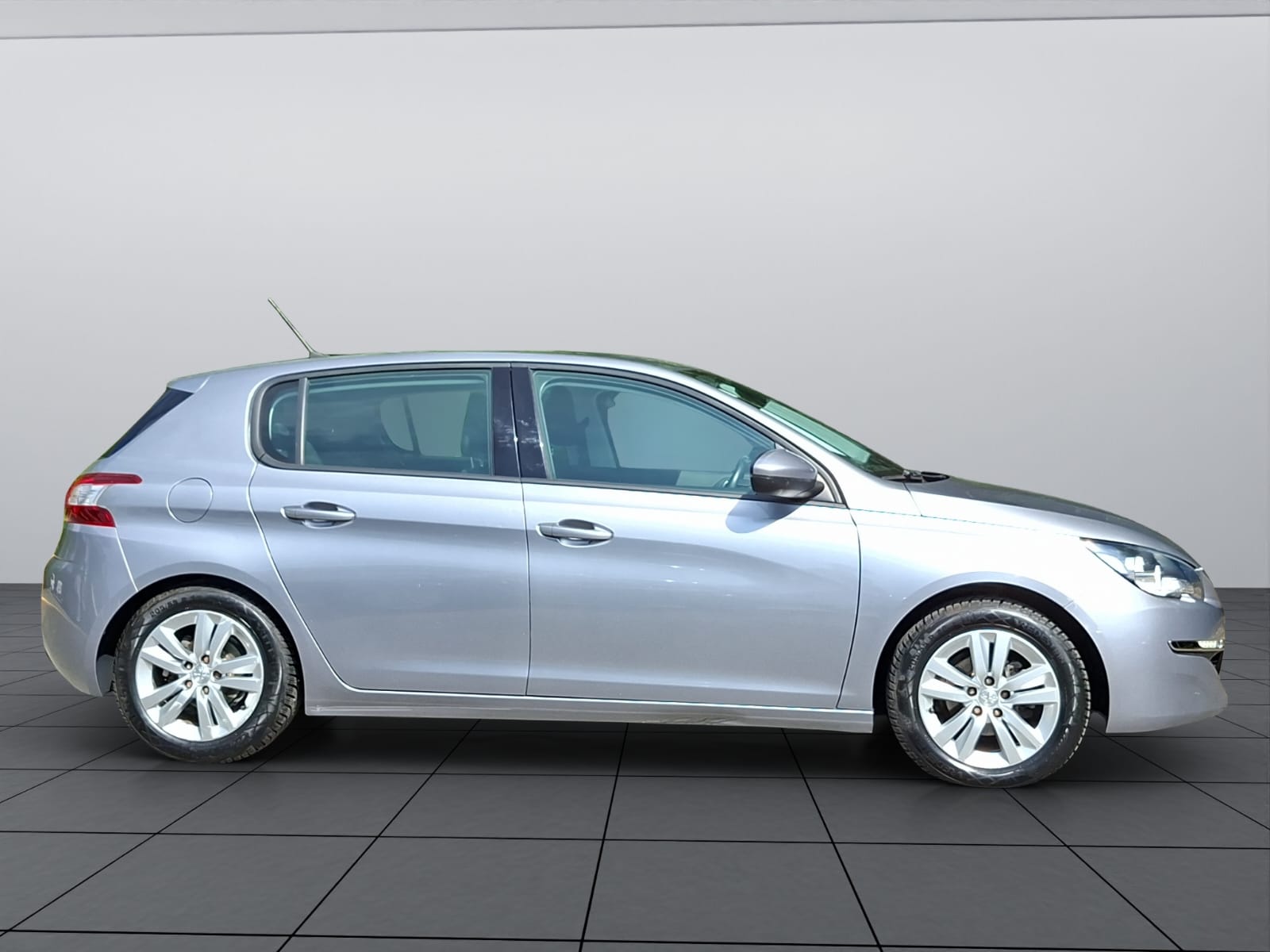 PEUGEOT 308 1.2 THP Style-image-7