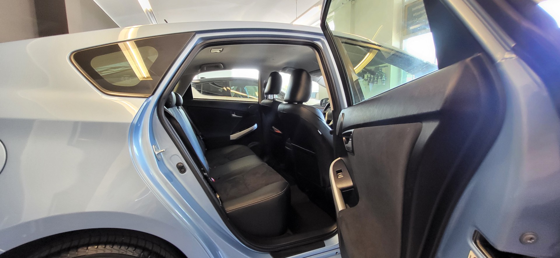 TOYOTA Prius 1.8 16V Plug-in Hybrid Sol Premium-image-11