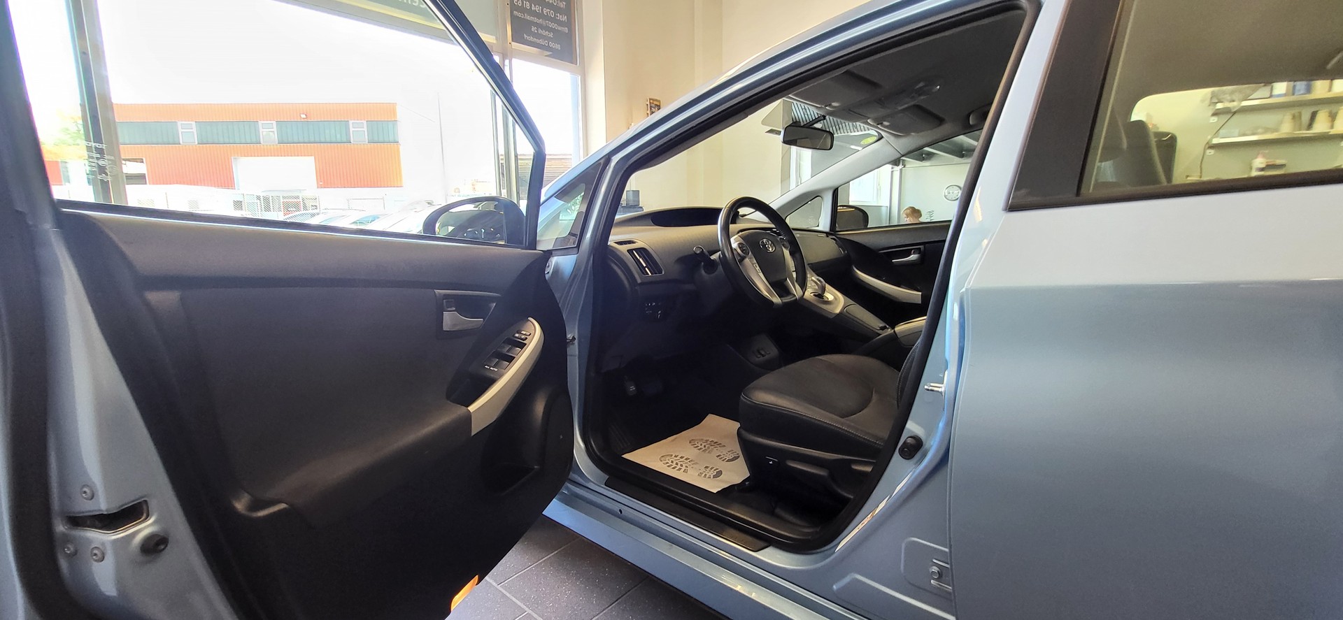 TOYOTA Prius 1.8 16V Plug-in Hybrid Sol Premium-image-6