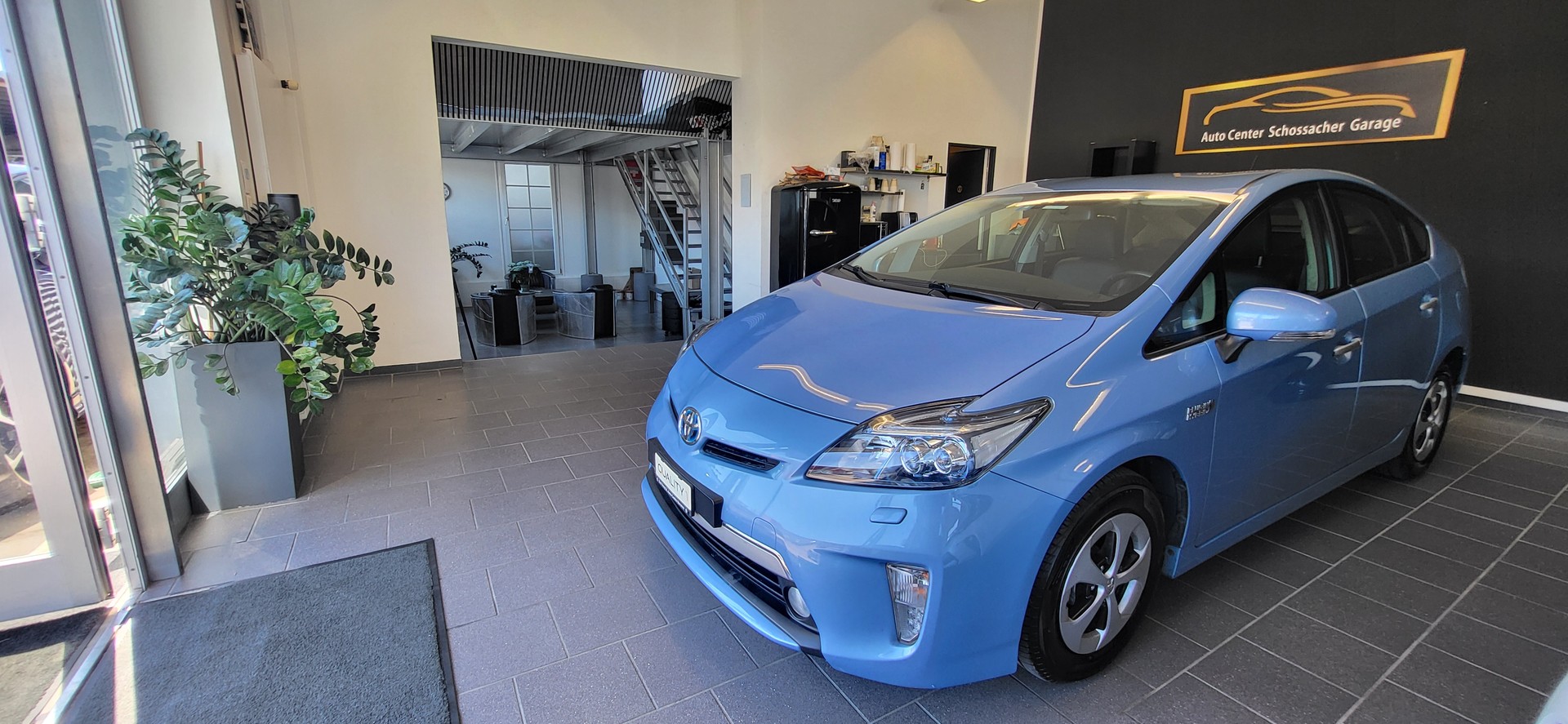 TOYOTA Prius 1.8 16V Plug-in Hybrid Sol Premium-showroom-element-1