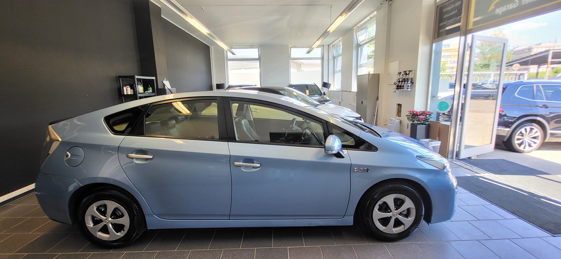 TOYOTA Prius 1.8 16V Plug-in Hybrid Sol Premium-showroom-element-3
