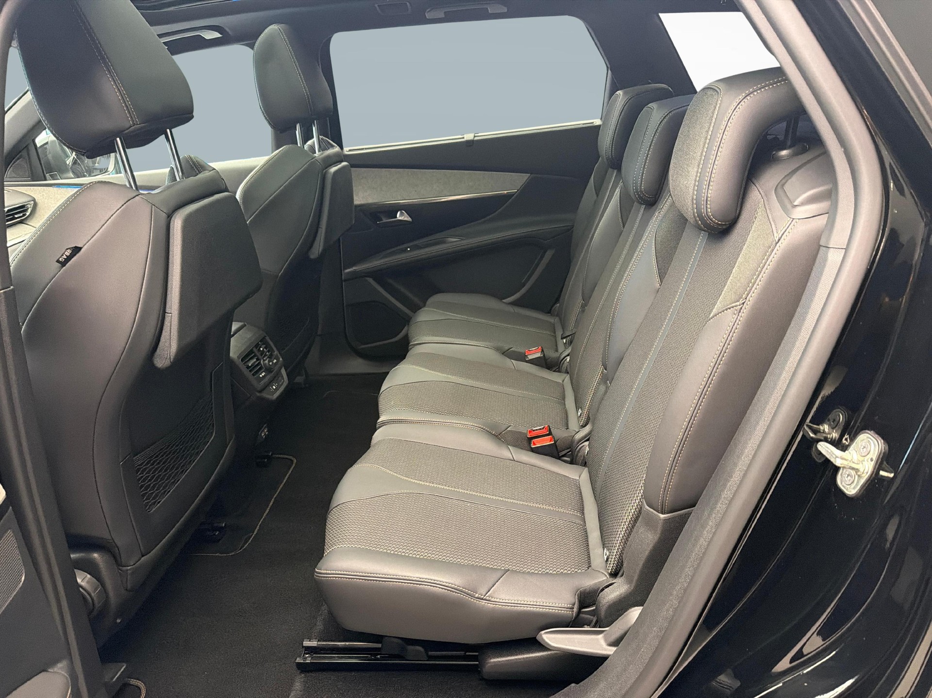 PEUGEOT 5008 1.5 BlueHDi GT-image-10