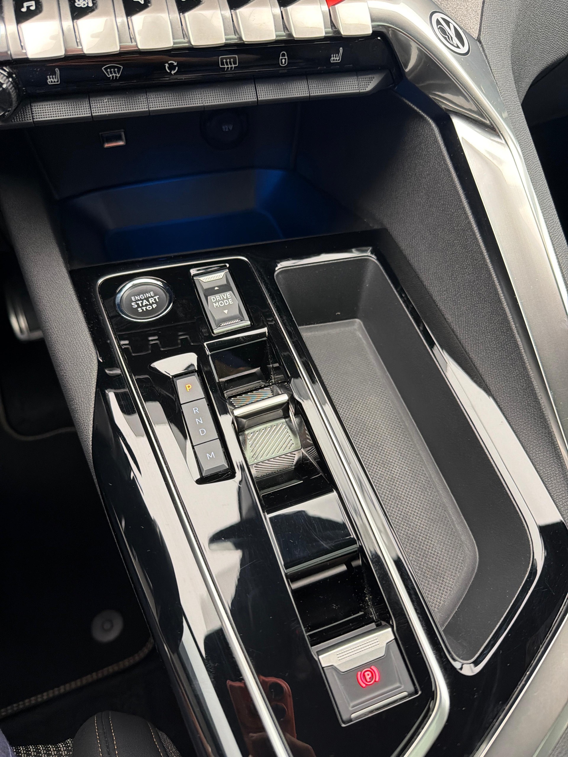 PEUGEOT 5008 1.5 BlueHDi GT-image-18