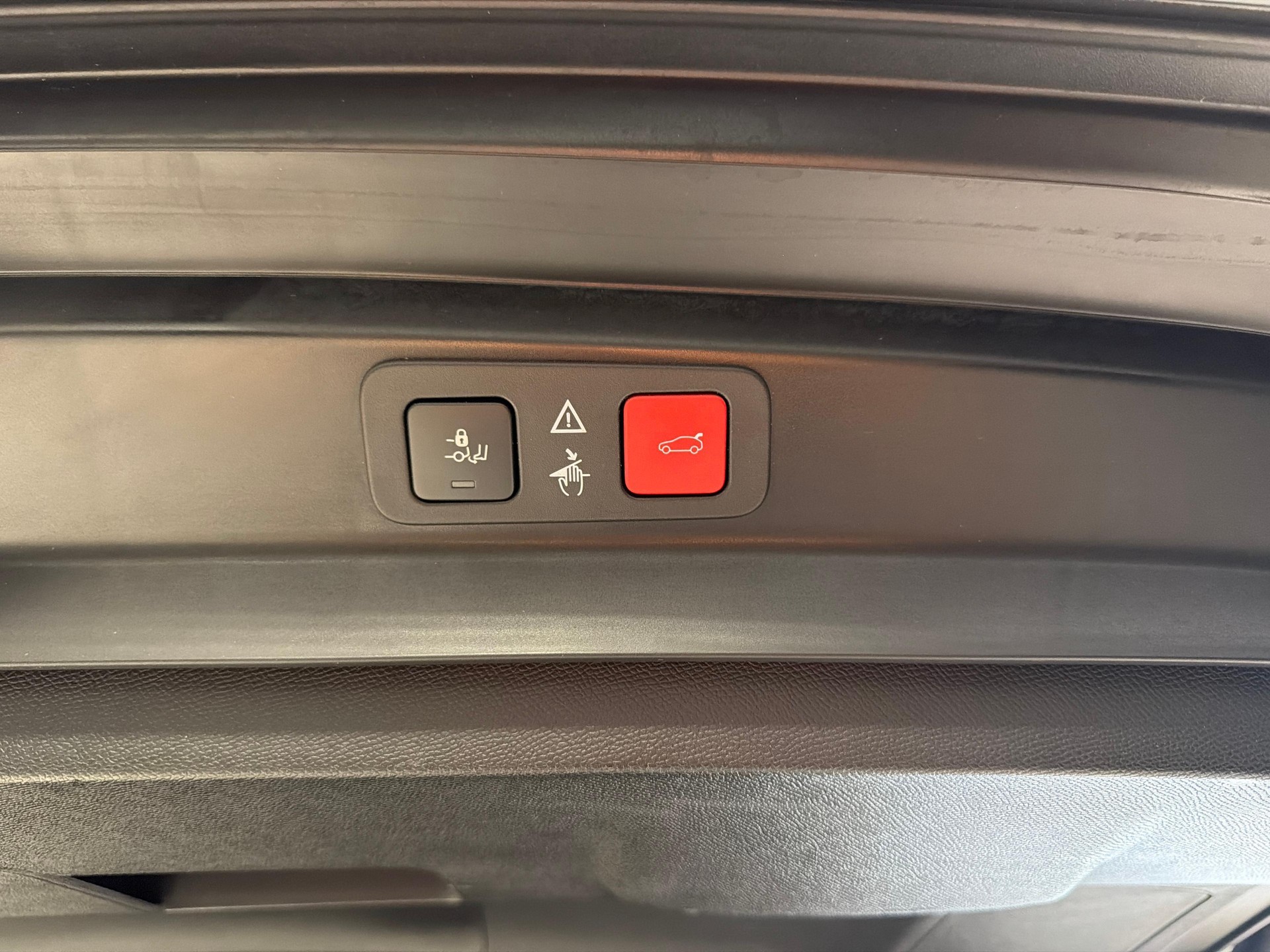 PEUGEOT 5008 1.5 BlueHDi GT-image-12