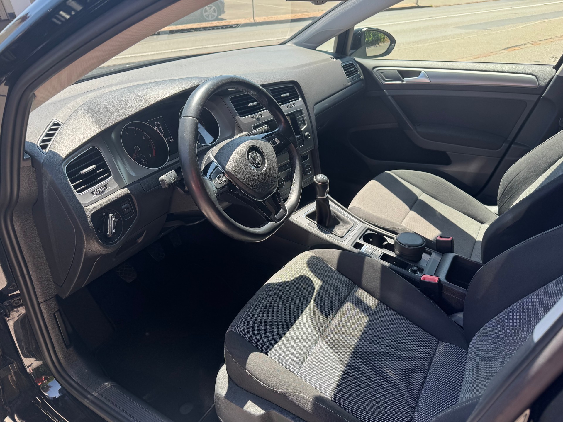 VW Golf 1.2 TSI Trendline-image-4