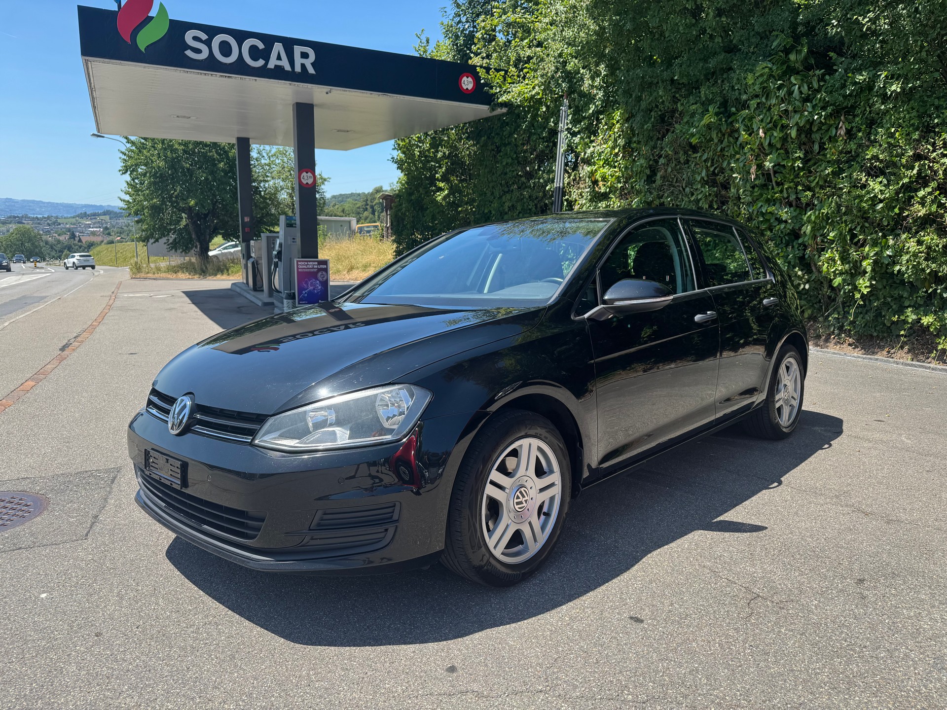 VW Golf 1.2 TSI Trendline-image-1
