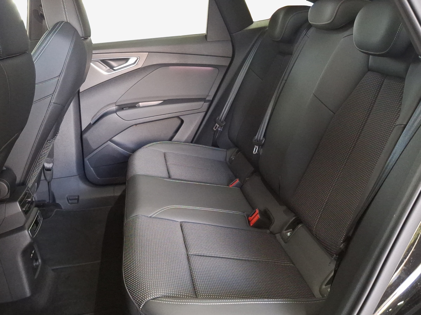 AUDI Q4 Sportback e-tron 45 Attraction quattro-image-12