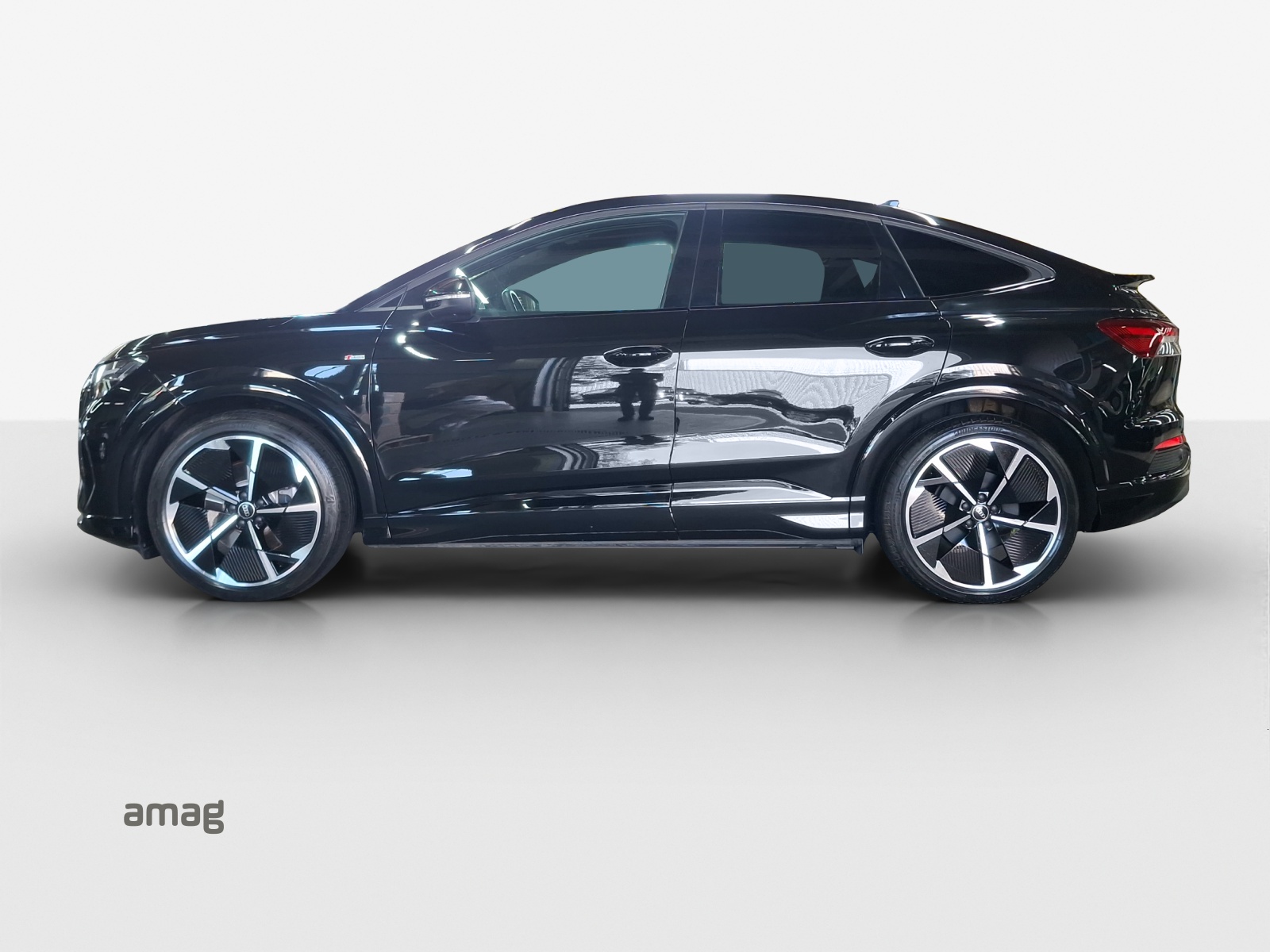 AUDI Q4 Sportback e-tron 45 Attraction quattro-image-1