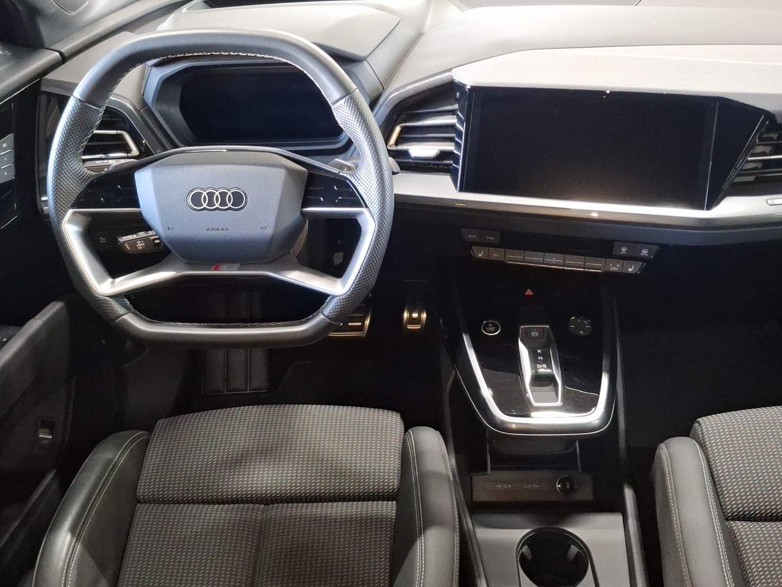 AUDI Q4 Sportback e-tron 45 Attraction quattro-image-9