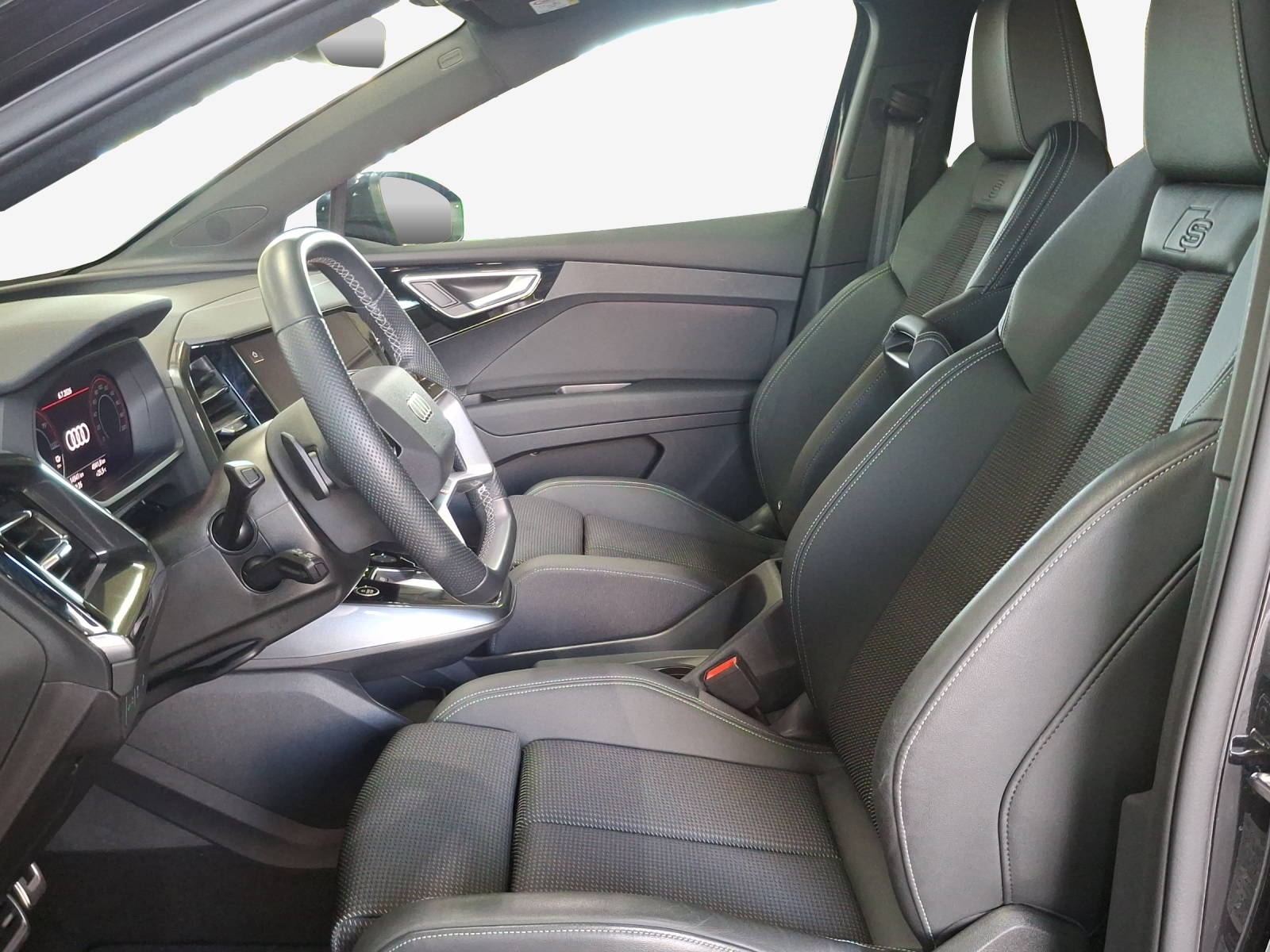 AUDI Q4 Sportback e-tron 45 Attraction quattro-image-8