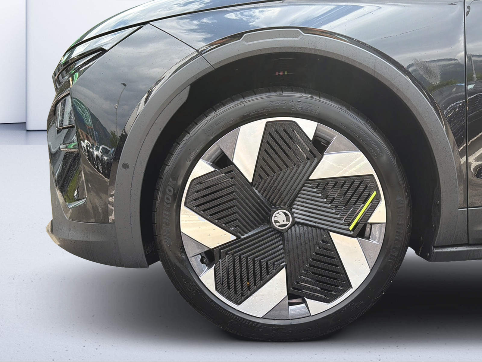 SKODA Elroq RS 4x4-image-14