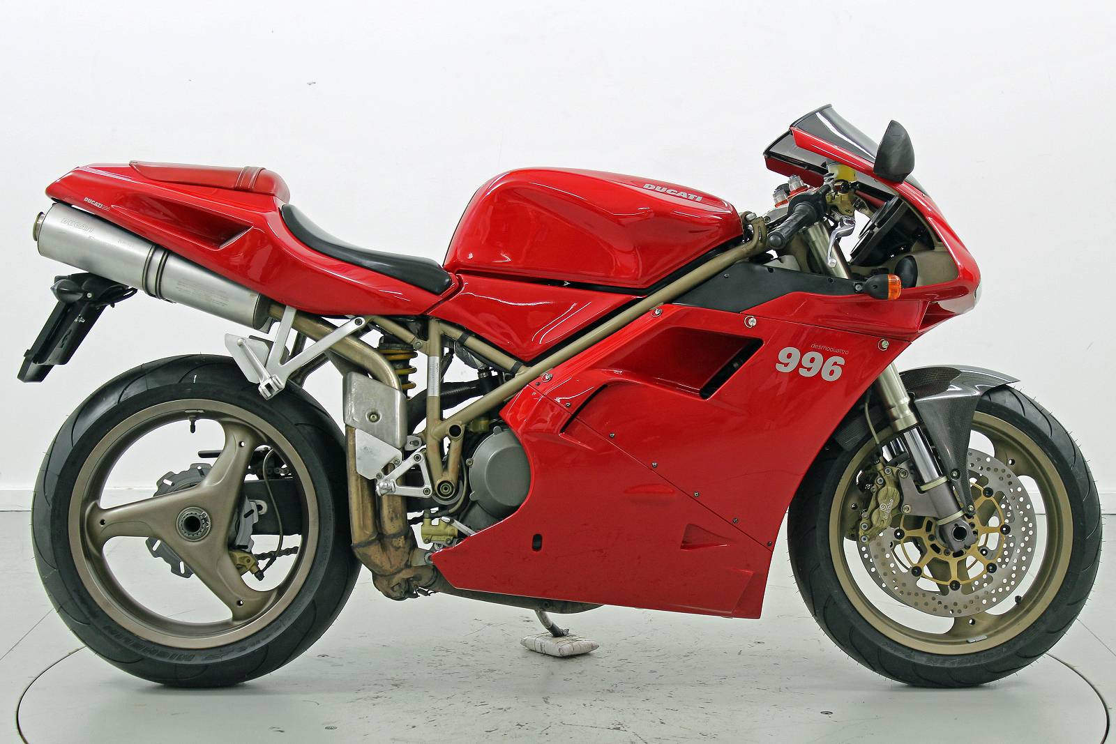 DUCATI 996-showroom-element-3