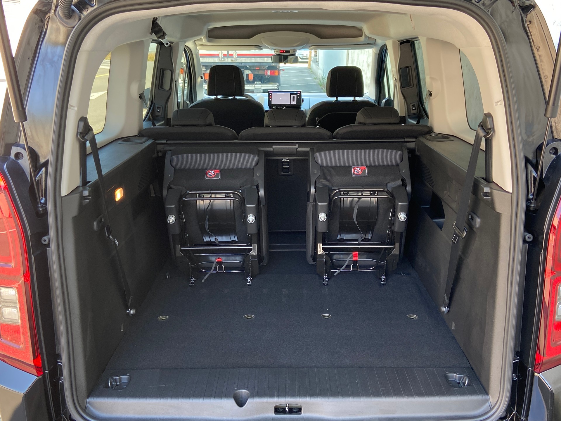 FIAT Qubo L 1.5 D La Prima 7-Sitzer-image-11