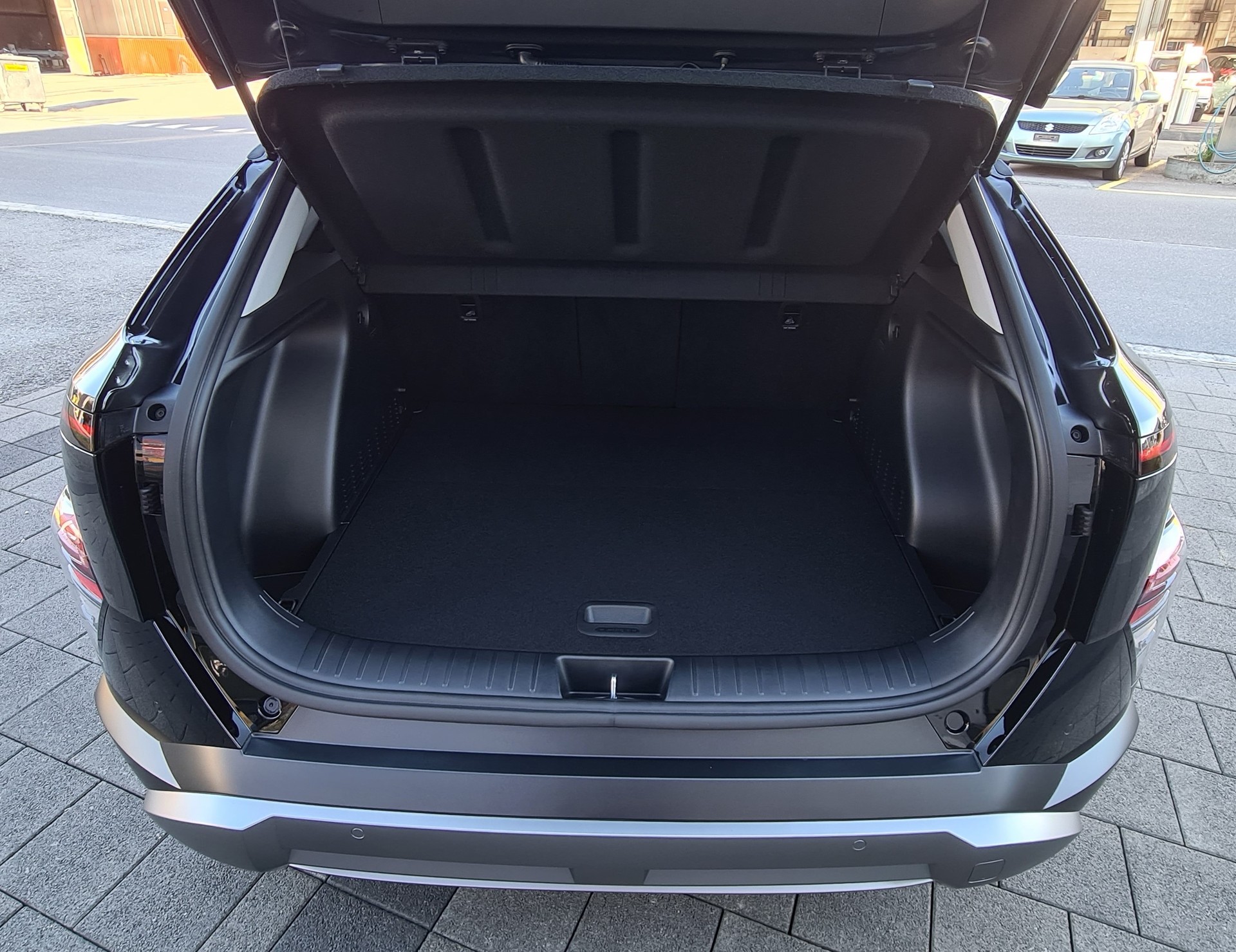 HYUNDAI Kona 1.6 GDi HEV Amplia DCT-image-11