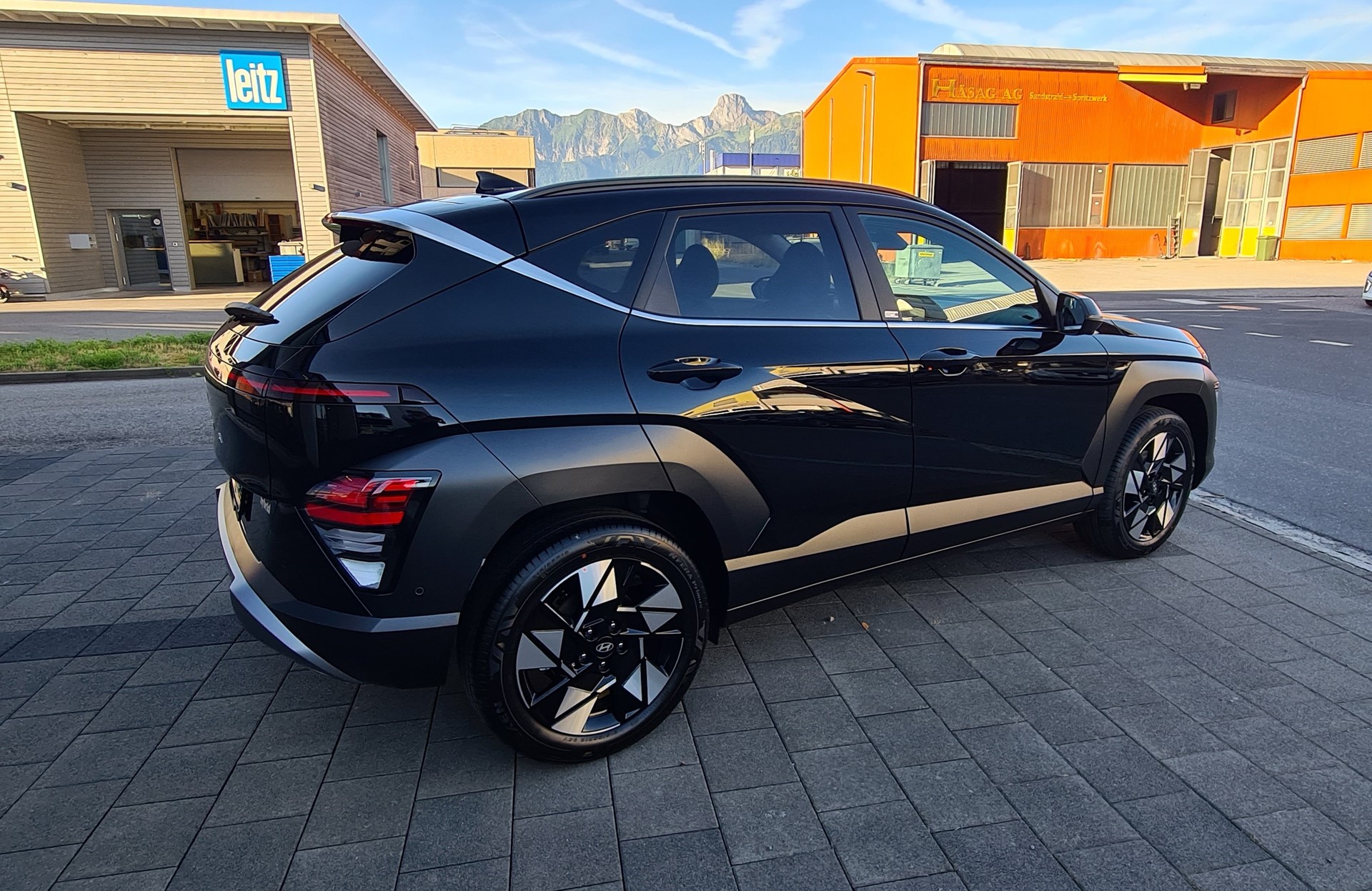 HYUNDAI Kona 1.6 GDi HEV Amplia DCT-showroom-element-3