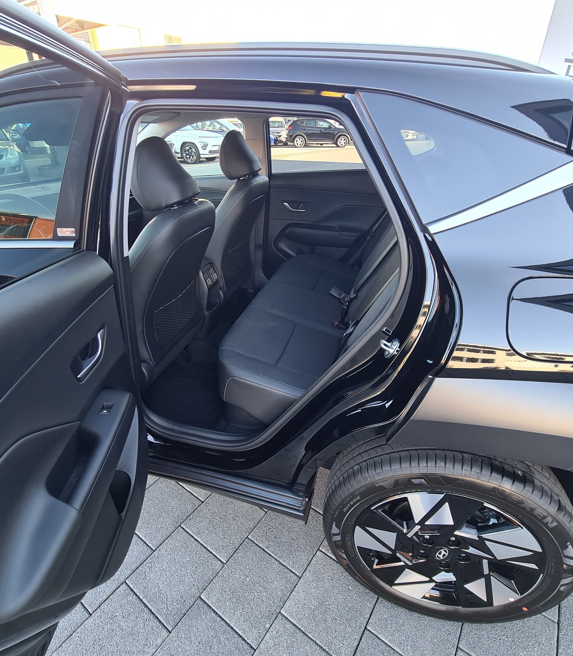 HYUNDAI Kona 1.6 GDi HEV Amplia DCT-image-10