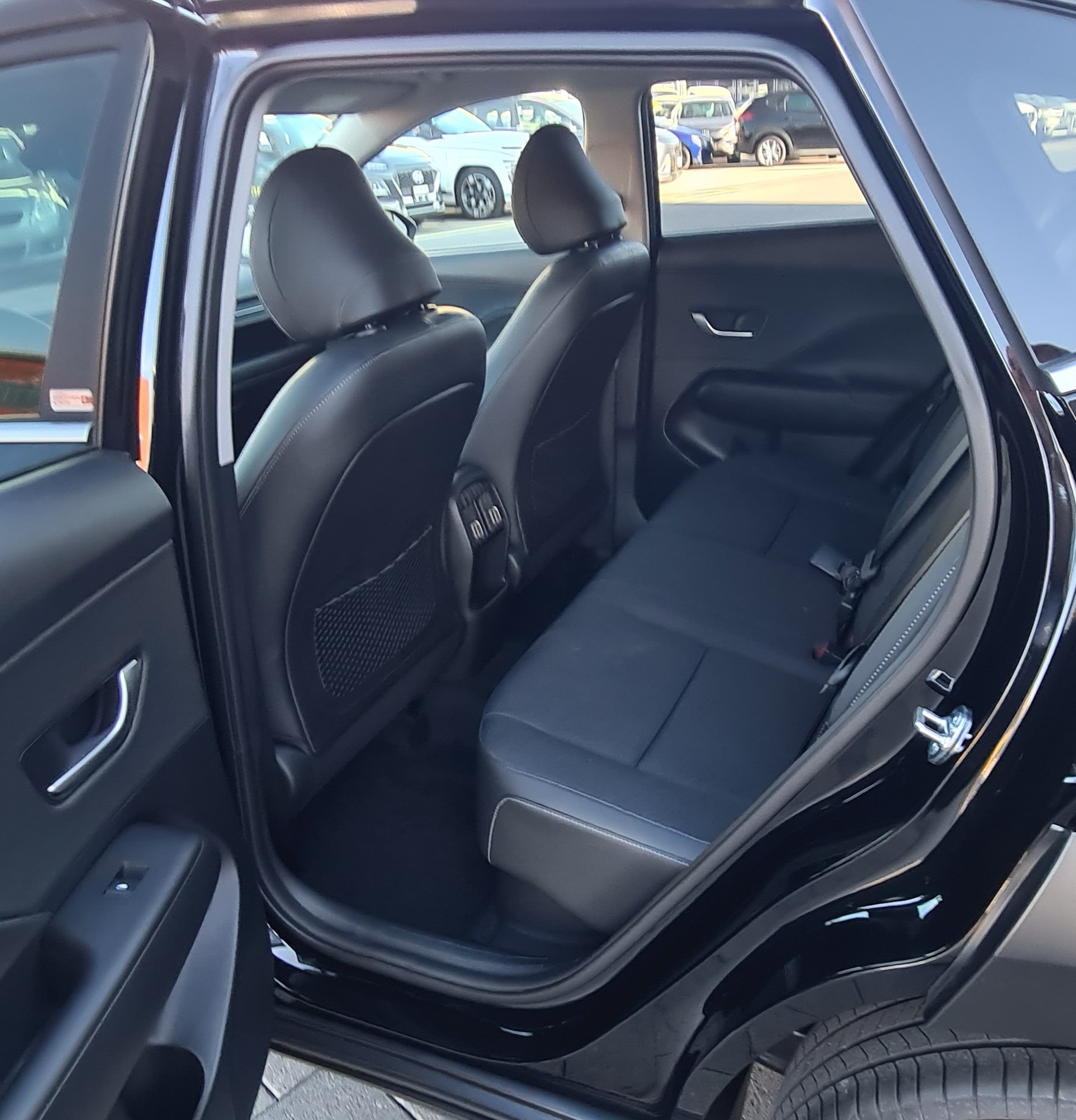 HYUNDAI Kona 1.6 GDi HEV Amplia DCT-image-10