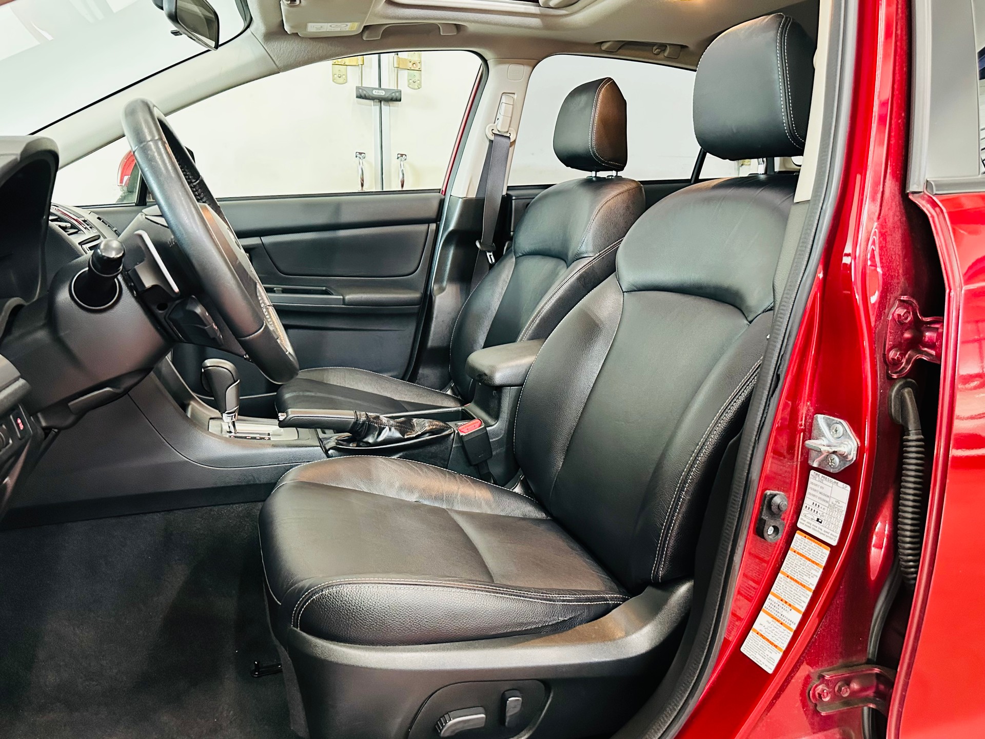 SUBARU XV 2.0 Swiss Three AWD CVT-image-14