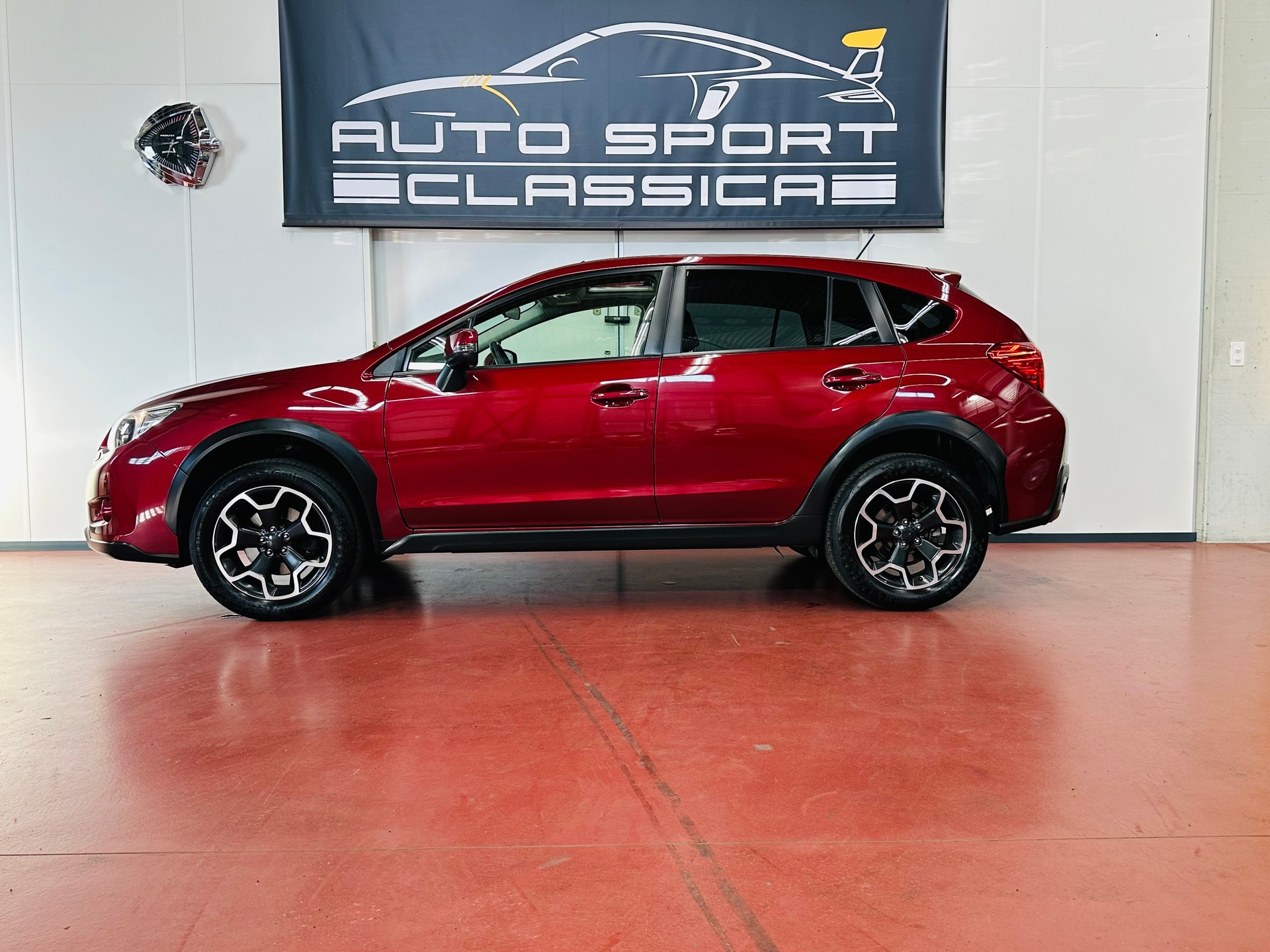 SUBARU XV 2.0 Swiss Three AWD CVT-image-1