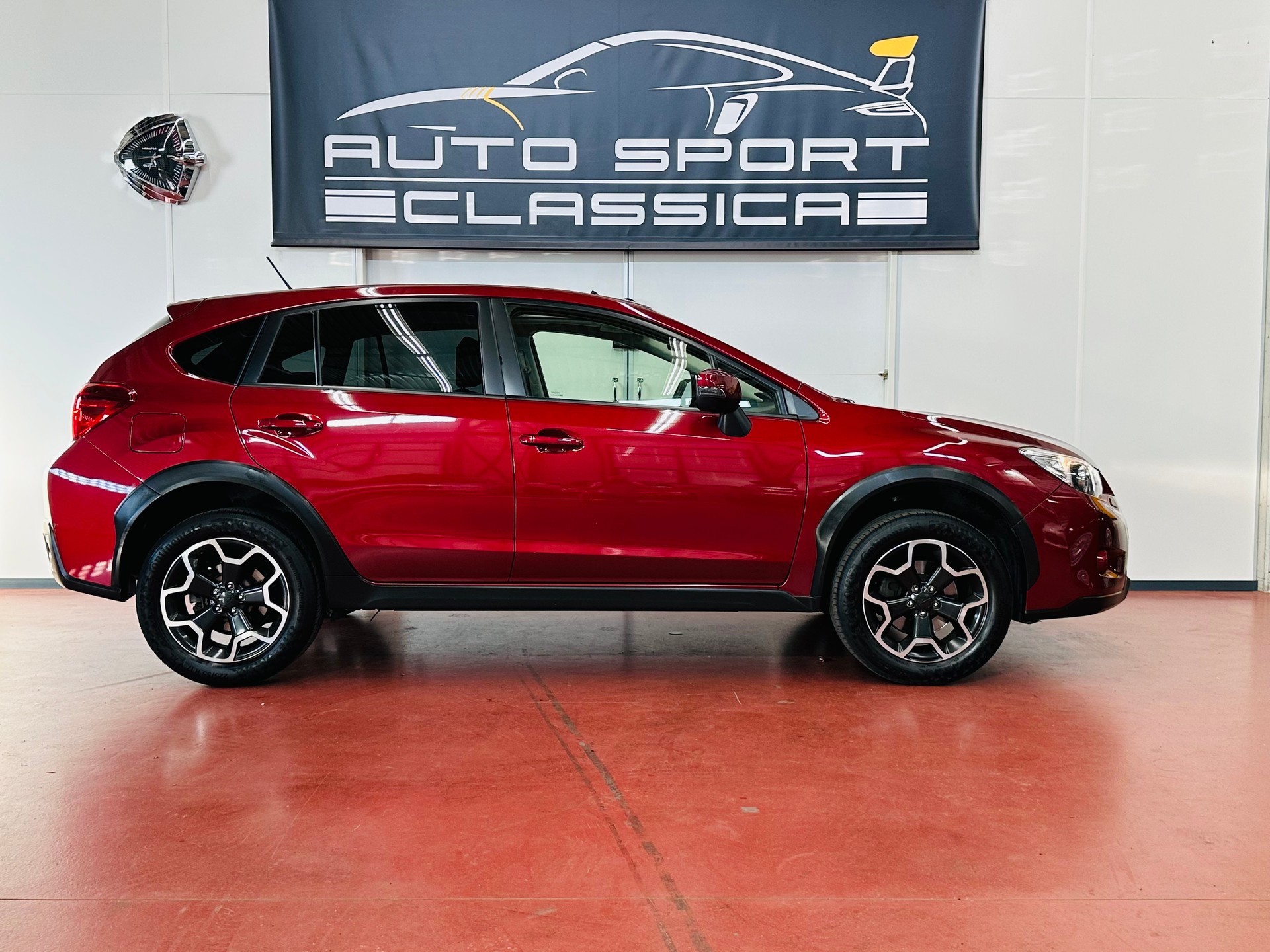 SUBARU XV 2.0 Swiss Three AWD CVT-image-2