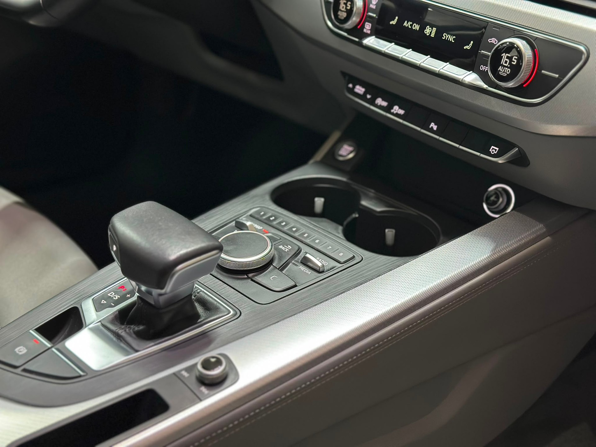AUDI A4 Limousine 3.0 TDI S-tronic-image-14