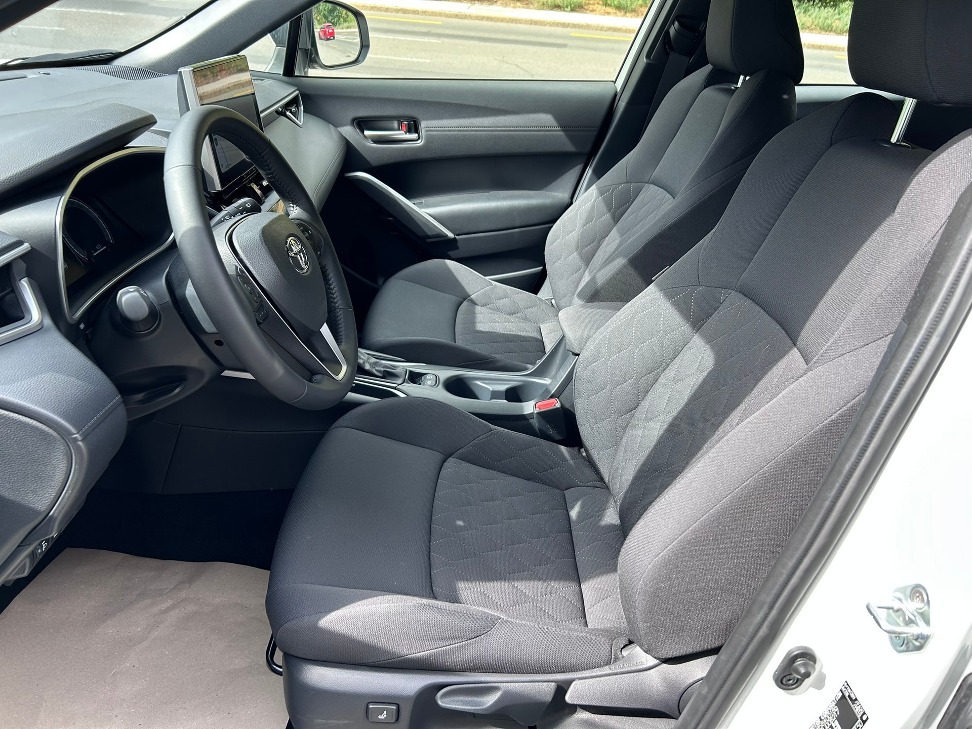 TOYOTA Corolla Cross 2.0 4WD Comfort e-CVT-image-5
